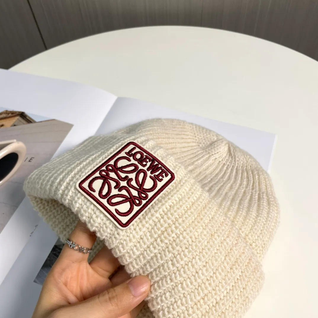 P76💛 comes with dust bag. [LOEWE Luo Yiwei] 2024 early autumn knitted beanie, big-name fashion, very versatile