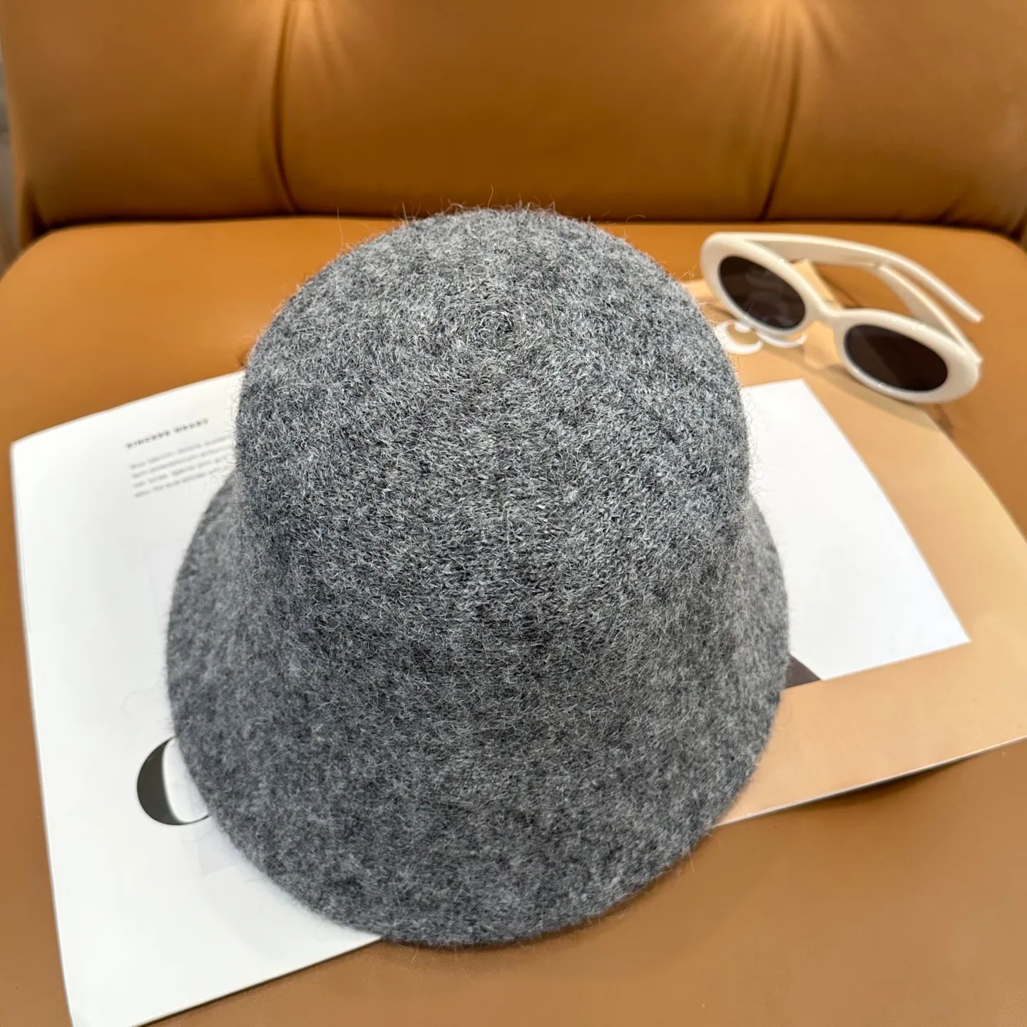 P66 💛Luo Yiwei's new autumn and winter style wool cashmere bucket hat, 🔆temperament goddess style ~ a must-have for going out on the street