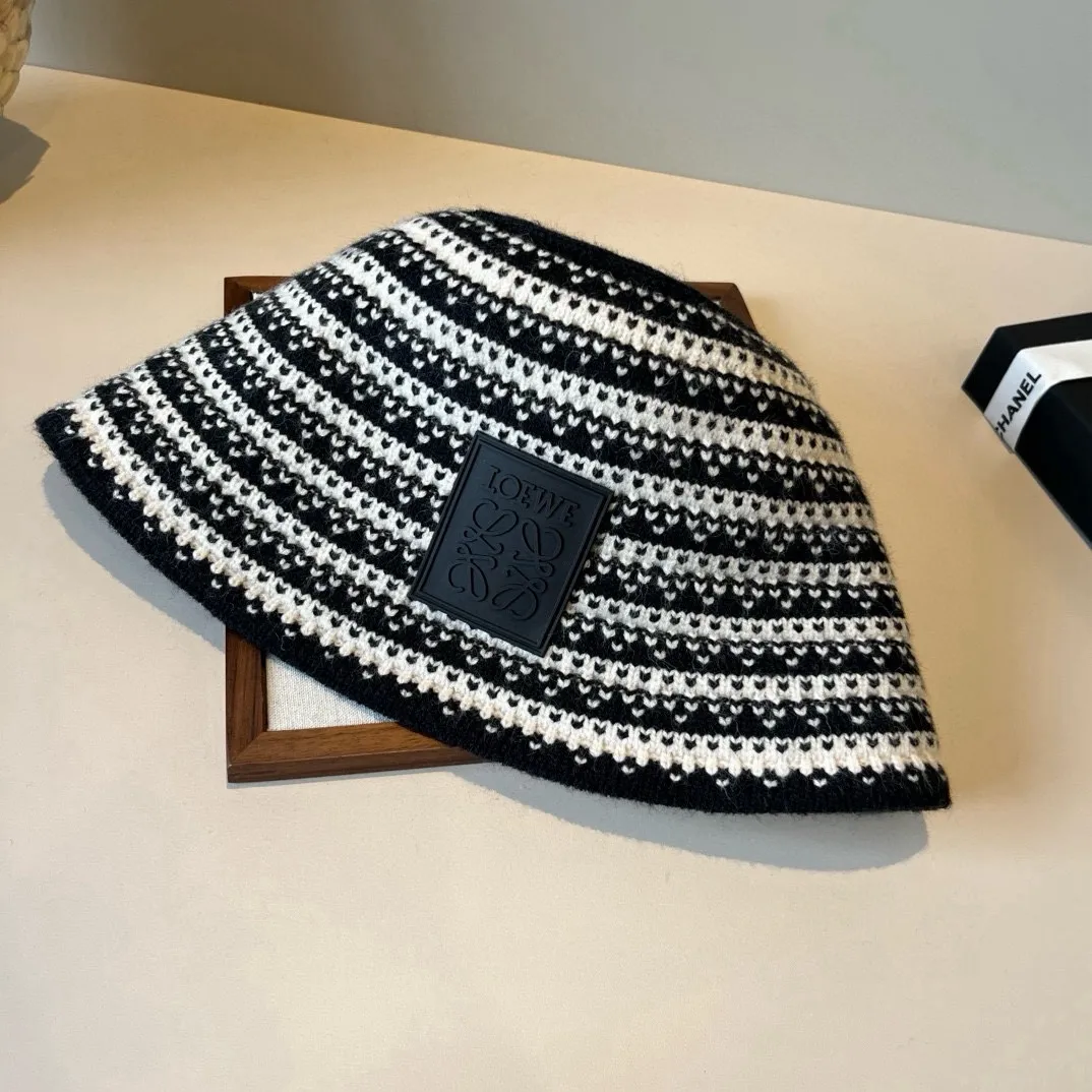 💰90¥ Loewe's new fisherman hat, head circumference 57cm