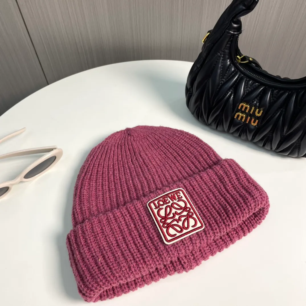 P76💛 comes with dust bag. [LOEWE Luo Yiwei] 2024 early autumn knitted beanie, big-name fashion, very versatile