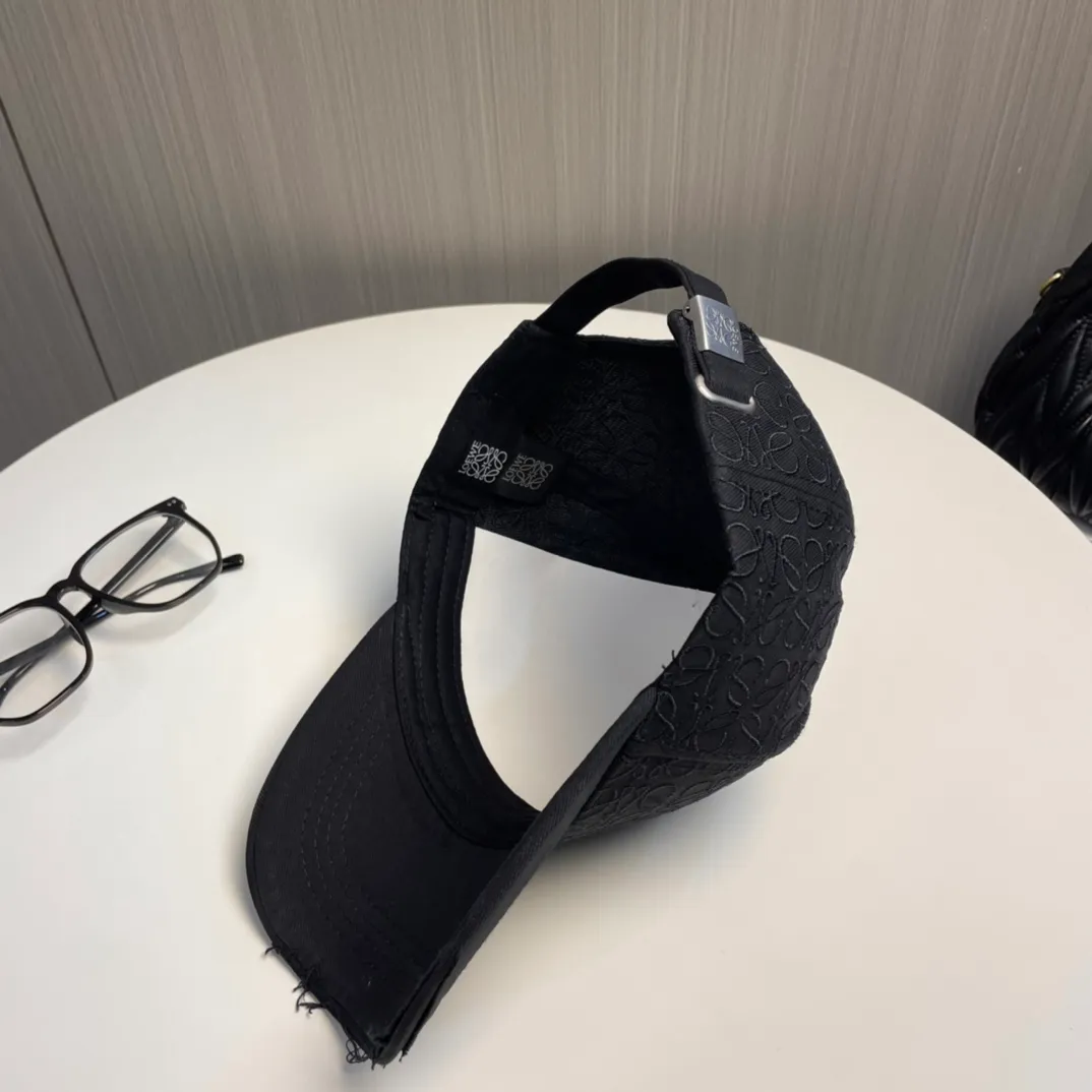 P70💛 Comes with dust bag [Loewe] new embroidered baseball cap, shipped from the counter at the same time, big-name models are super easy to match, hurry up and get it