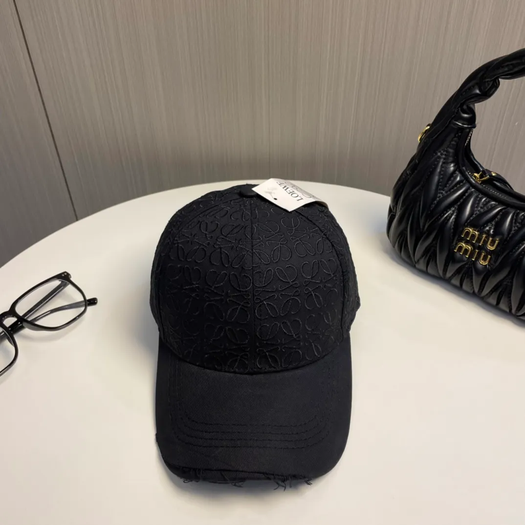 P70💛 Comes with dust bag [Loewe] new embroidered baseball cap, shipped from the counter at the same time, big-name models are super easy to match, hurry up and get it
