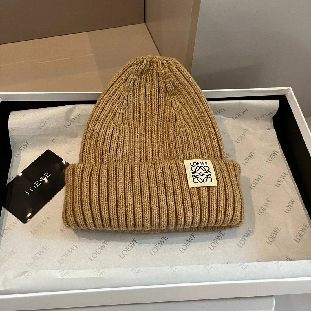 💰50¥ LOEWE new knitted beanie, unisex