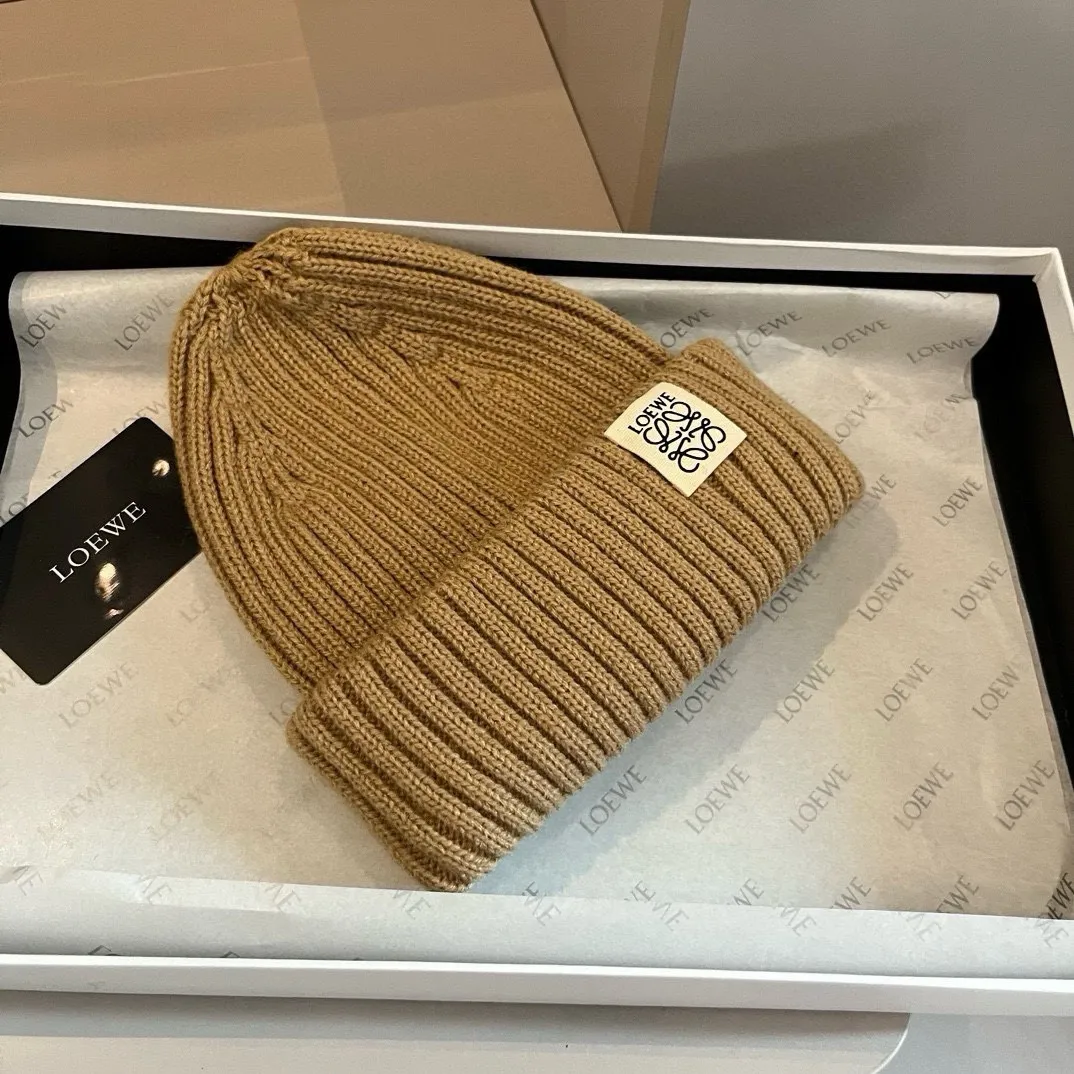 💰50¥ LOEWE new knitted beanie, unisex