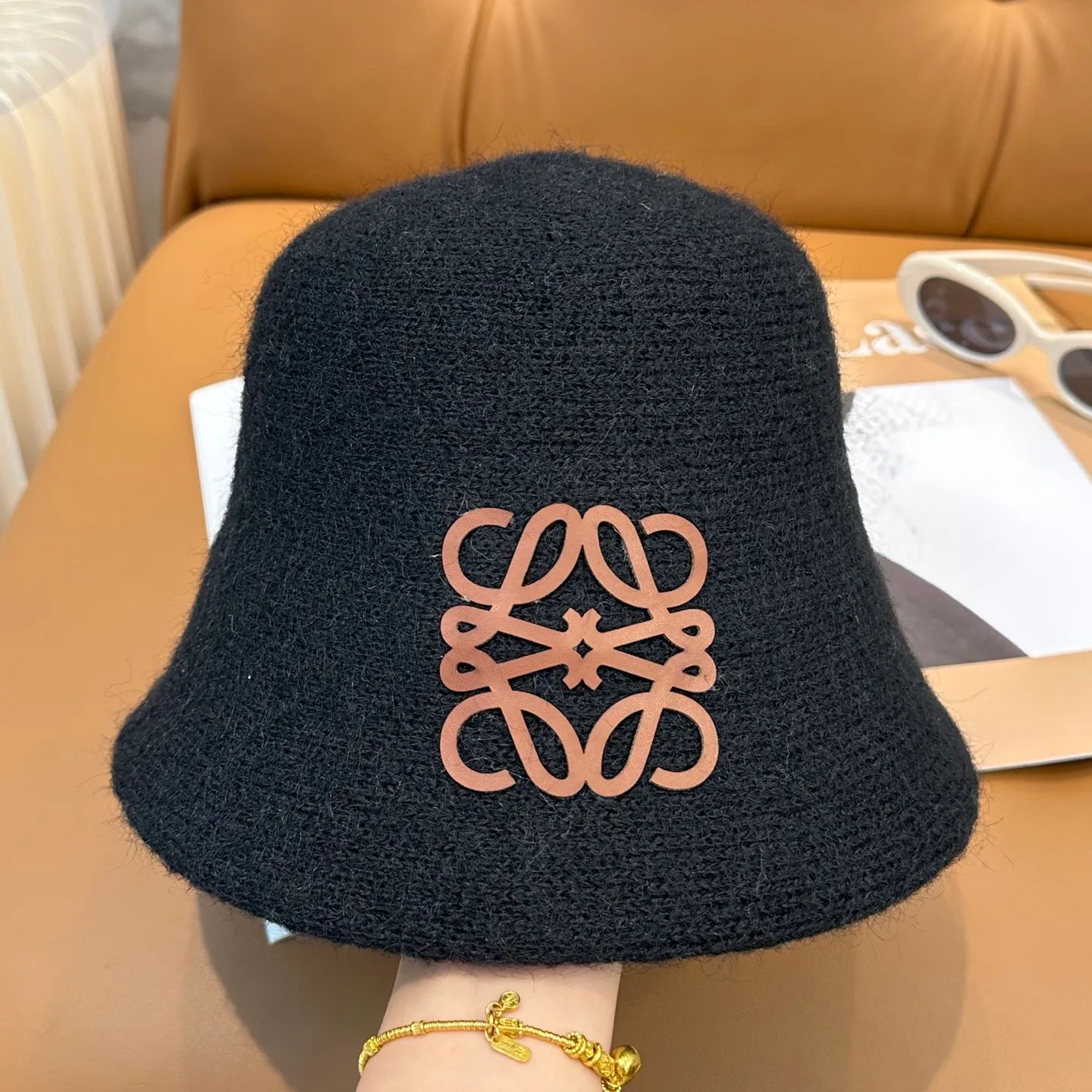 P66 💛Luo Yiwei's new autumn and winter style wool cashmere bucket hat, 🔆temperament goddess style ~ a must-have for going out on the street