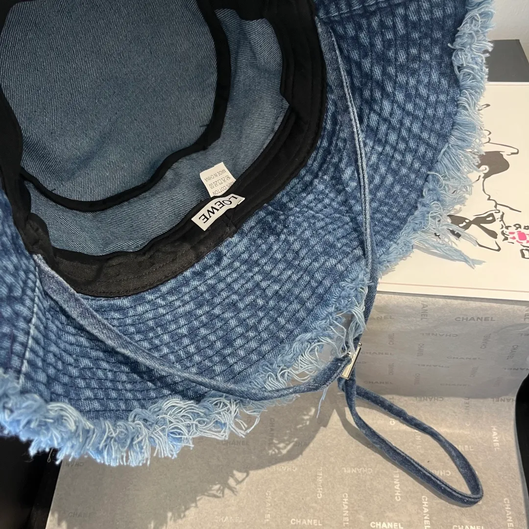 💰110¥ LOEWE new denim fisherman hat, wearing windproof rope, head circumference 57cm