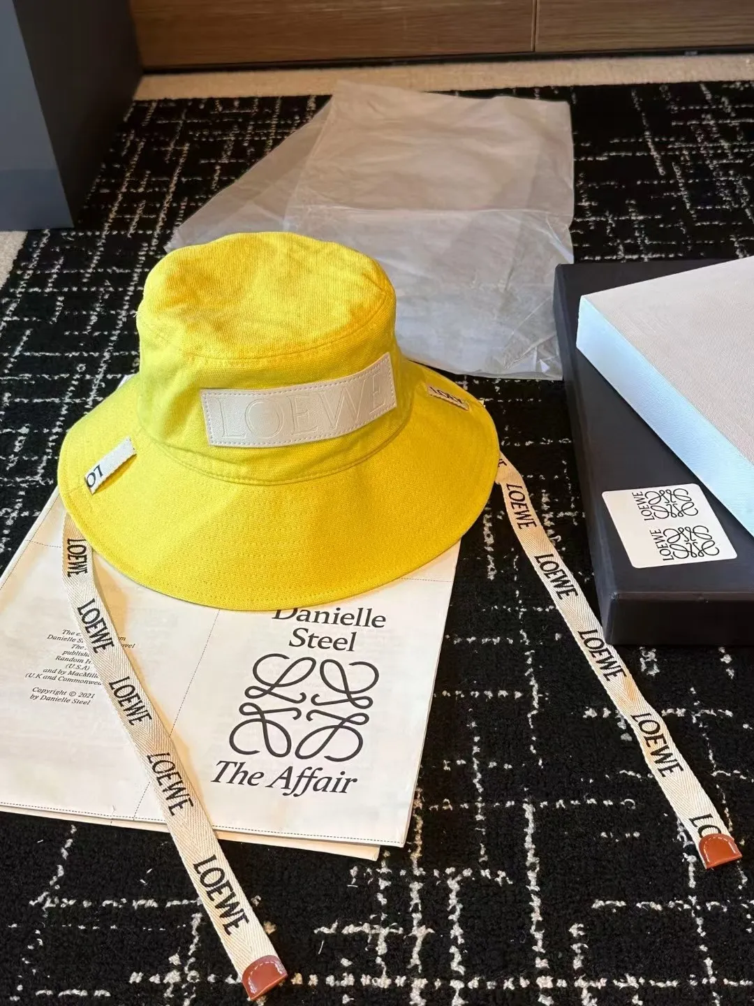 Loewe bucket hat