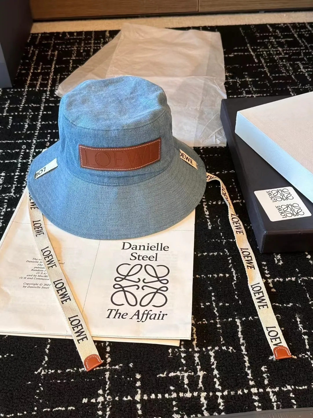 Loewe bucket hat