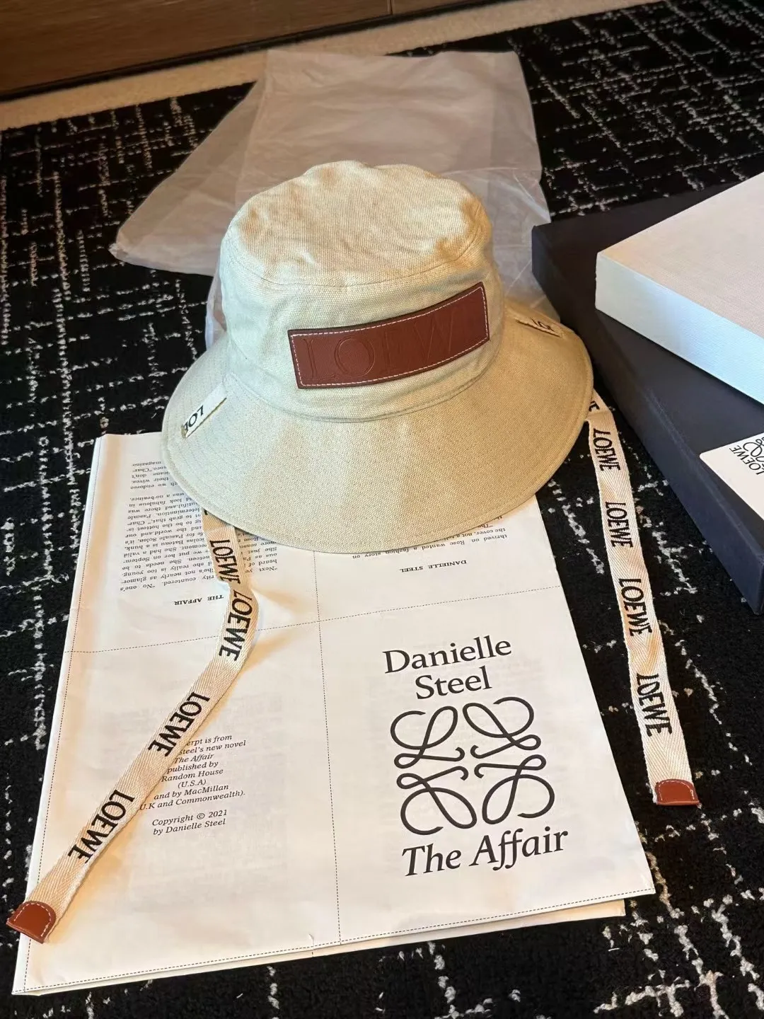 Loewe bucket hat