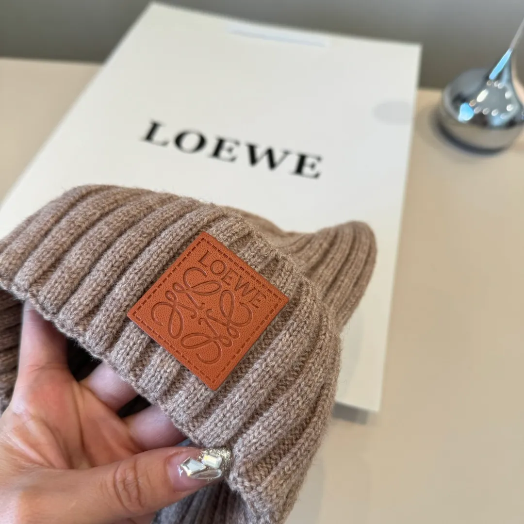 💰80¥ Loewe new knitted beanie