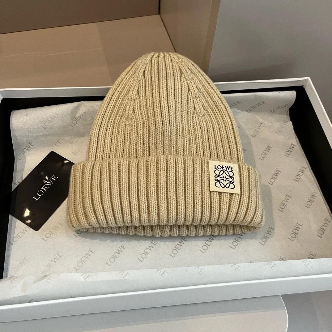 💰50¥ LOEWE new knitted beanie, unisex