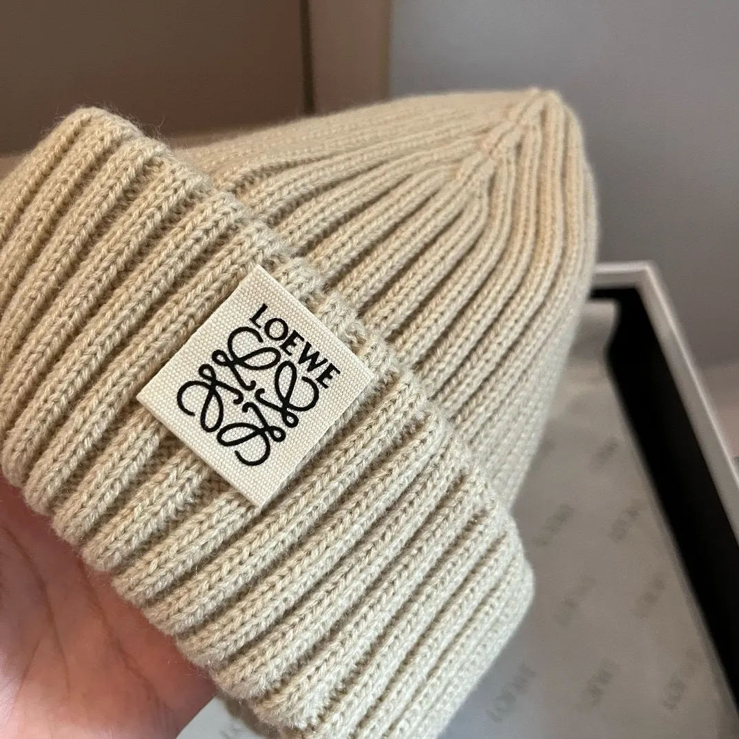 💰50¥ LOEWE new knitted beanie, unisex