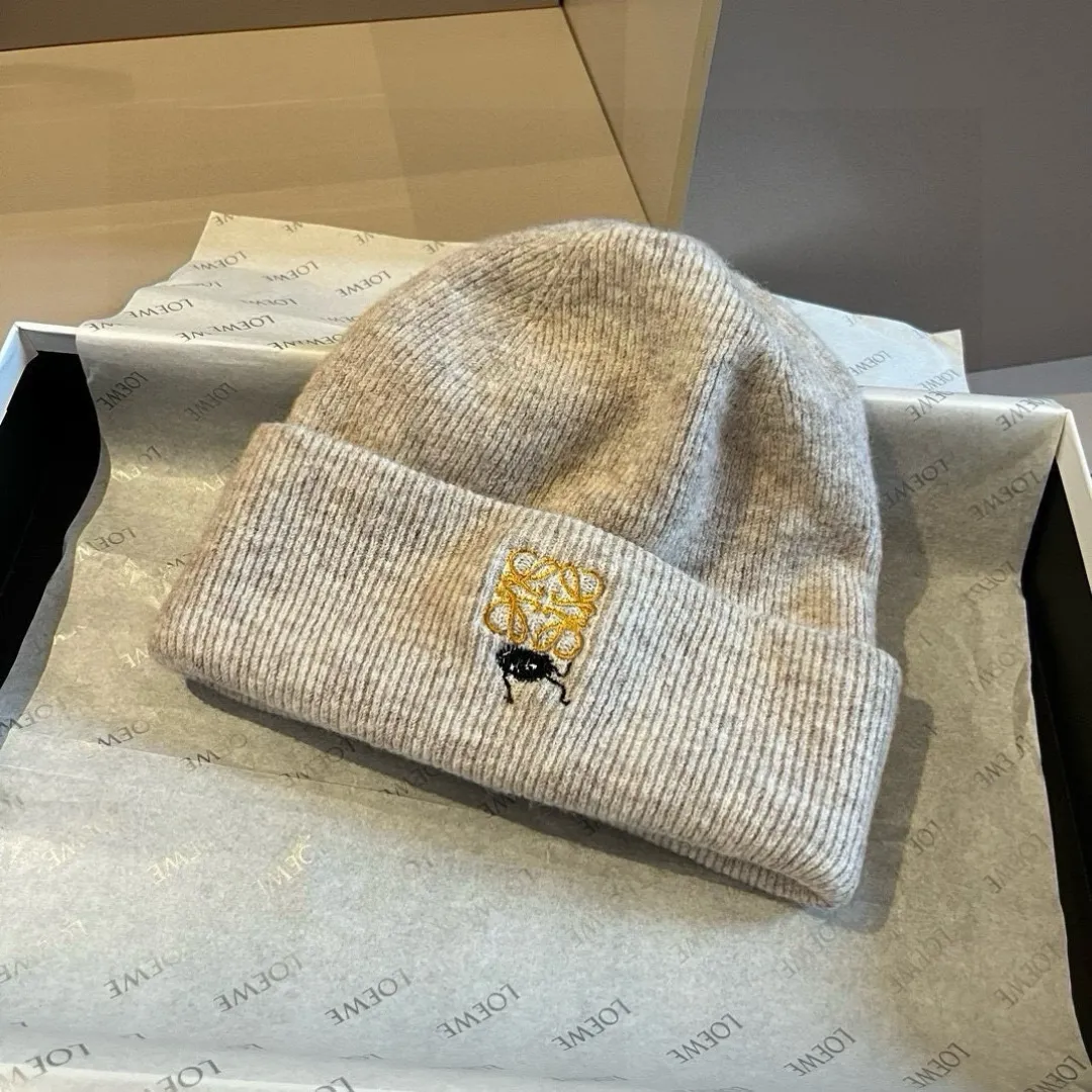 💰110¥ ＬＯＥＷＥLOEWE’s new knitted wool hat, delicate, soft and skin-friendly, unisex, super elastic👍