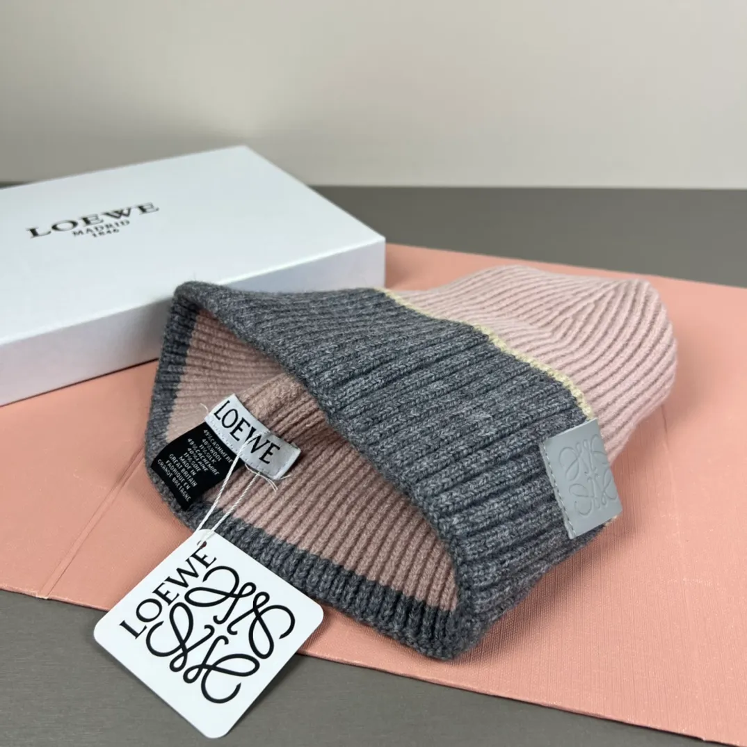 60💰 Classic knitted hat from loewe official website! Xiaohongshu’s hottest selling item! Dress well! The same style for men and women, thicker and warmer, fashionable and popular 🌸First-class quality, the best brand for warmth in autumn and winter, order now, limited edition