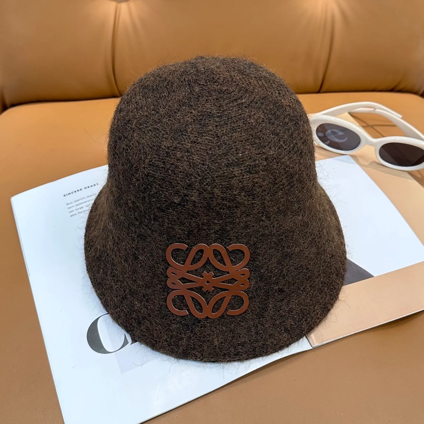 P66 💛Luo Yiwei's new autumn and winter style wool cashmere bucket hat, 🔆temperament goddess style ~ a must-have for going out on the street