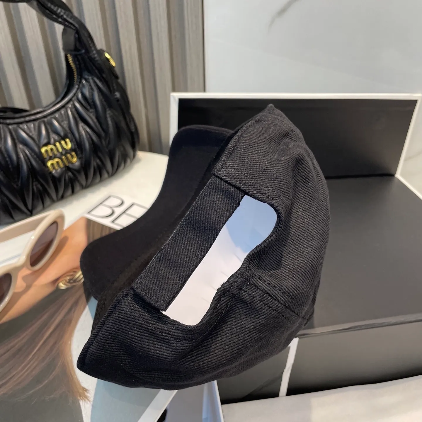 P60💛 Comes with dust bag. [Miumiu Miu Miu] New order style embroidered baseball cap🧢Big brand style is super easy to match, hurry up and get it!