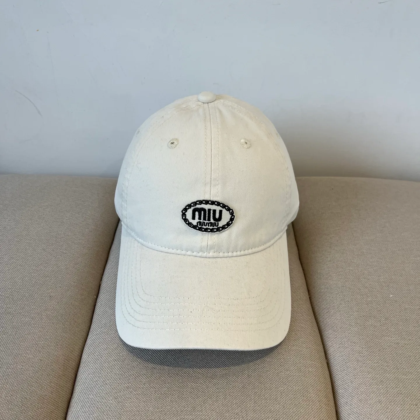 P60 miumiu original spring and summer new baseball cap, authentic mold-making and custom-made, the original workmanship is meticulous and the quality is superb!