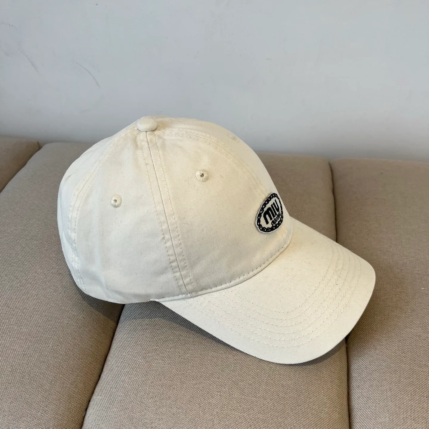 P60 miumiu original spring and summer new baseball cap, authentic mold-making and custom-made, the original workmanship is meticulous and the quality is superb!