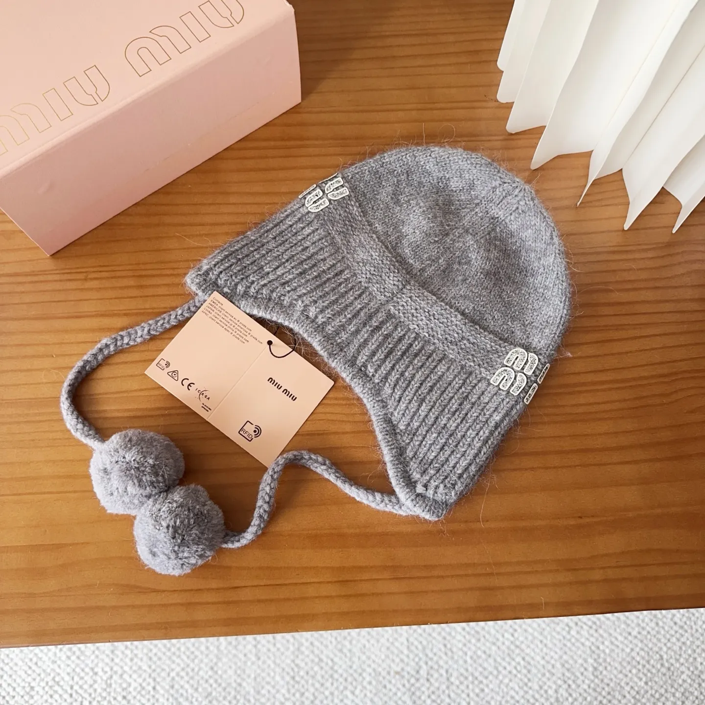 💰86 miumiu’s most popular knitted hat at Miu Miu counter! Xiaohongshu’s new product is released, it’s so 🉑️, high-elastic fabric, classic colors, same style for men and women.