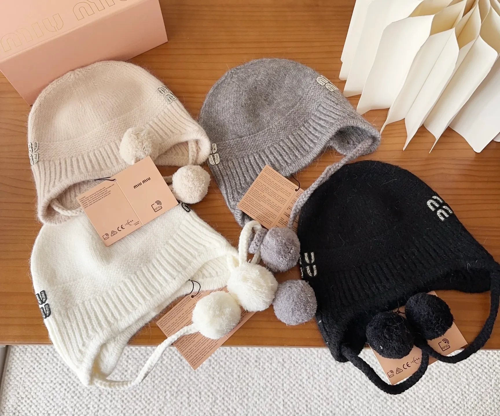 💰86 miumiu’s most popular knitted hat at Miu Miu counter! Xiaohongshu’s new product is released, it’s so 🉑️, high-elastic fabric, classic colors, same style for men and women.