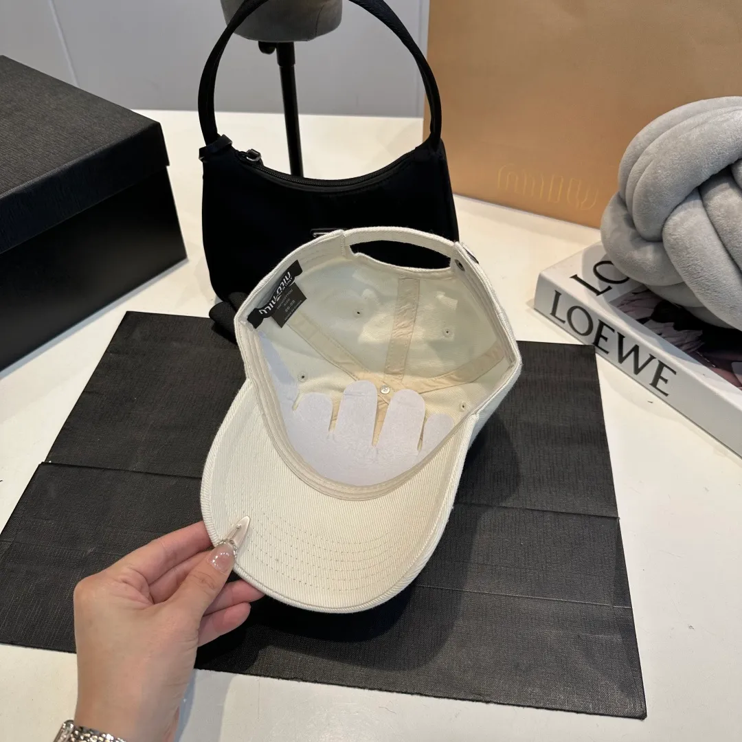 P60 miumiu new 25 spring and summer baseball cap, widened to show small head, new logo embroidery for spring and summer, same style for men and women