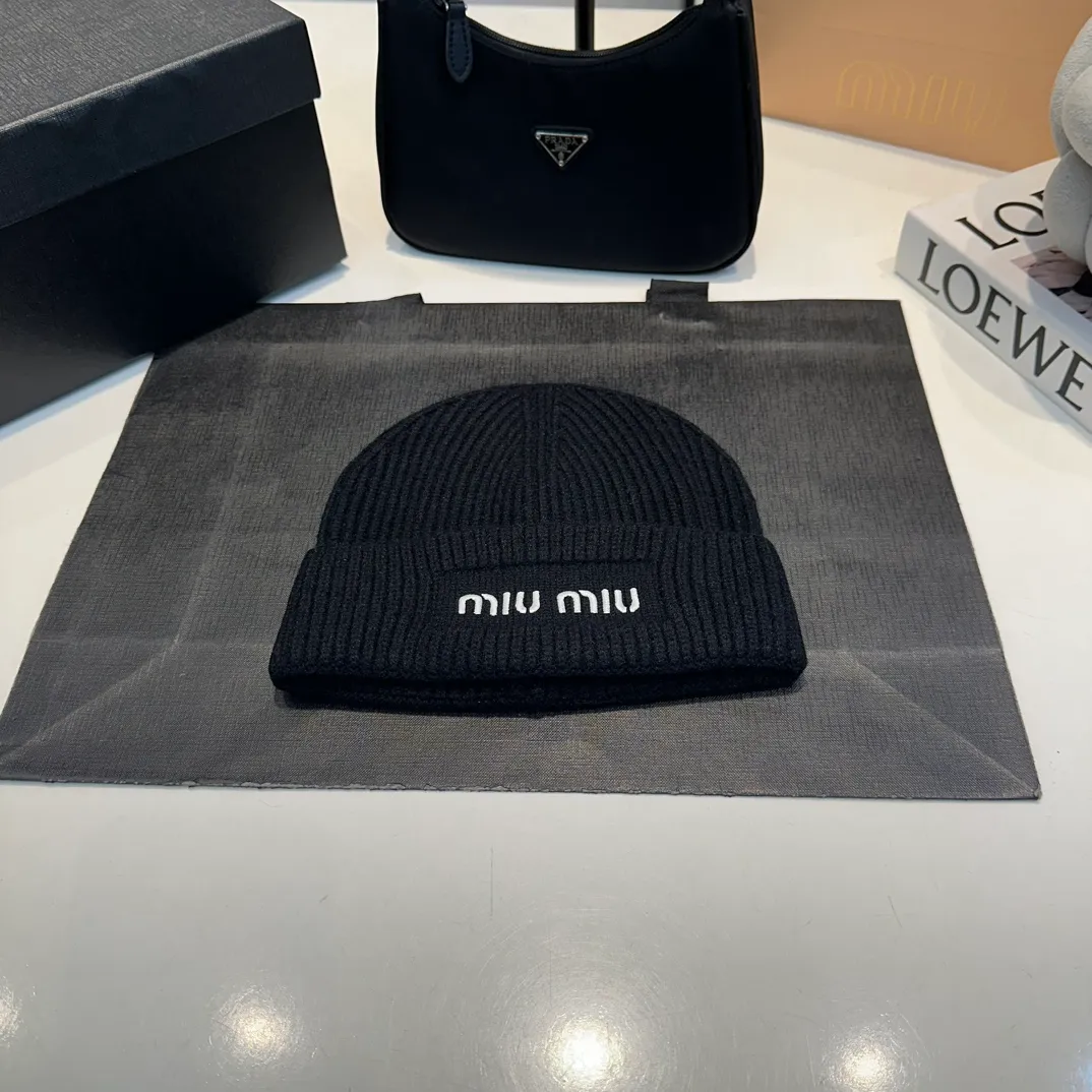 P56 high version Miumiu knitted hat, cold hat super warm