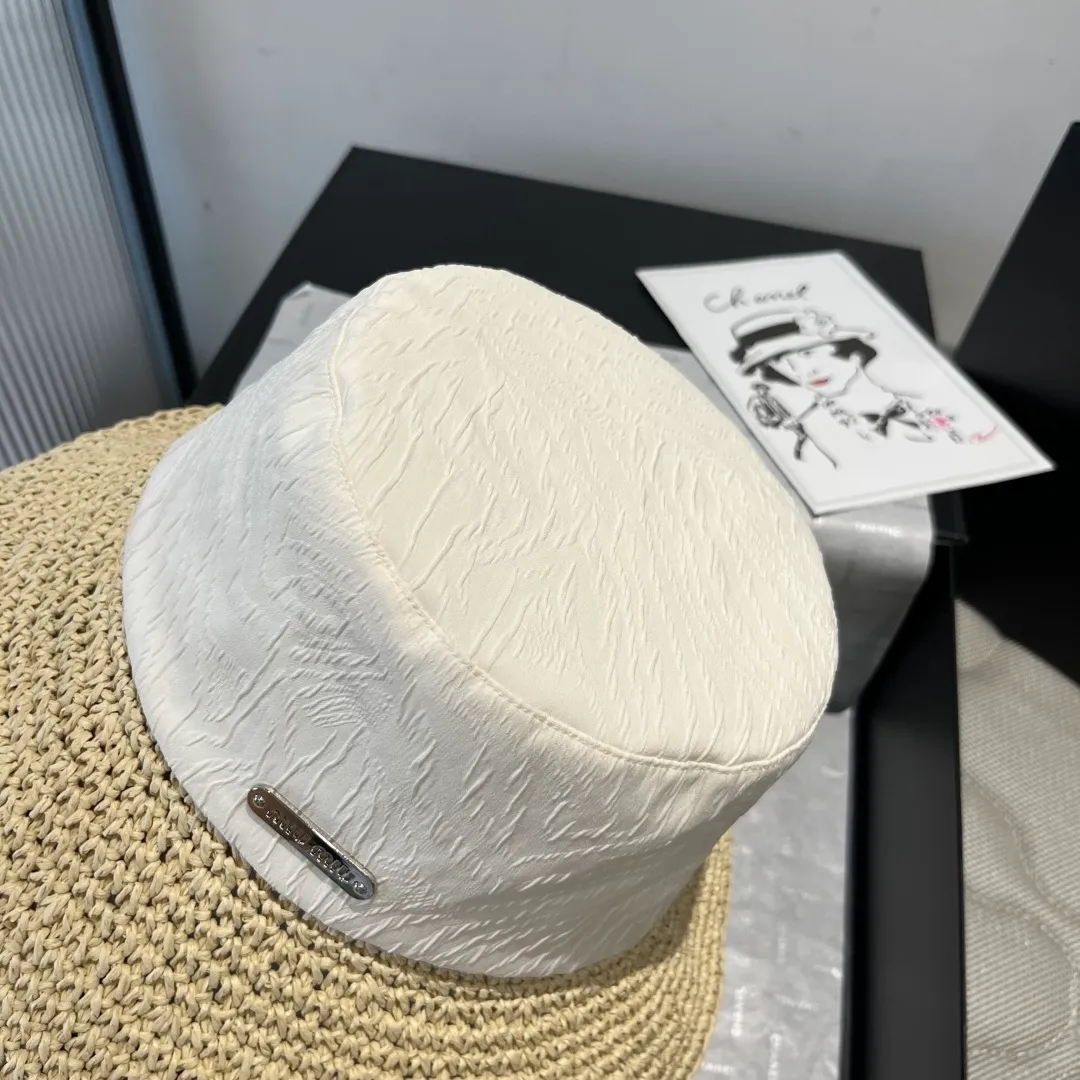 💰120¥ miumiu new fisherman hat, woven and spliced ​​gold fabric, head circumference 57cm