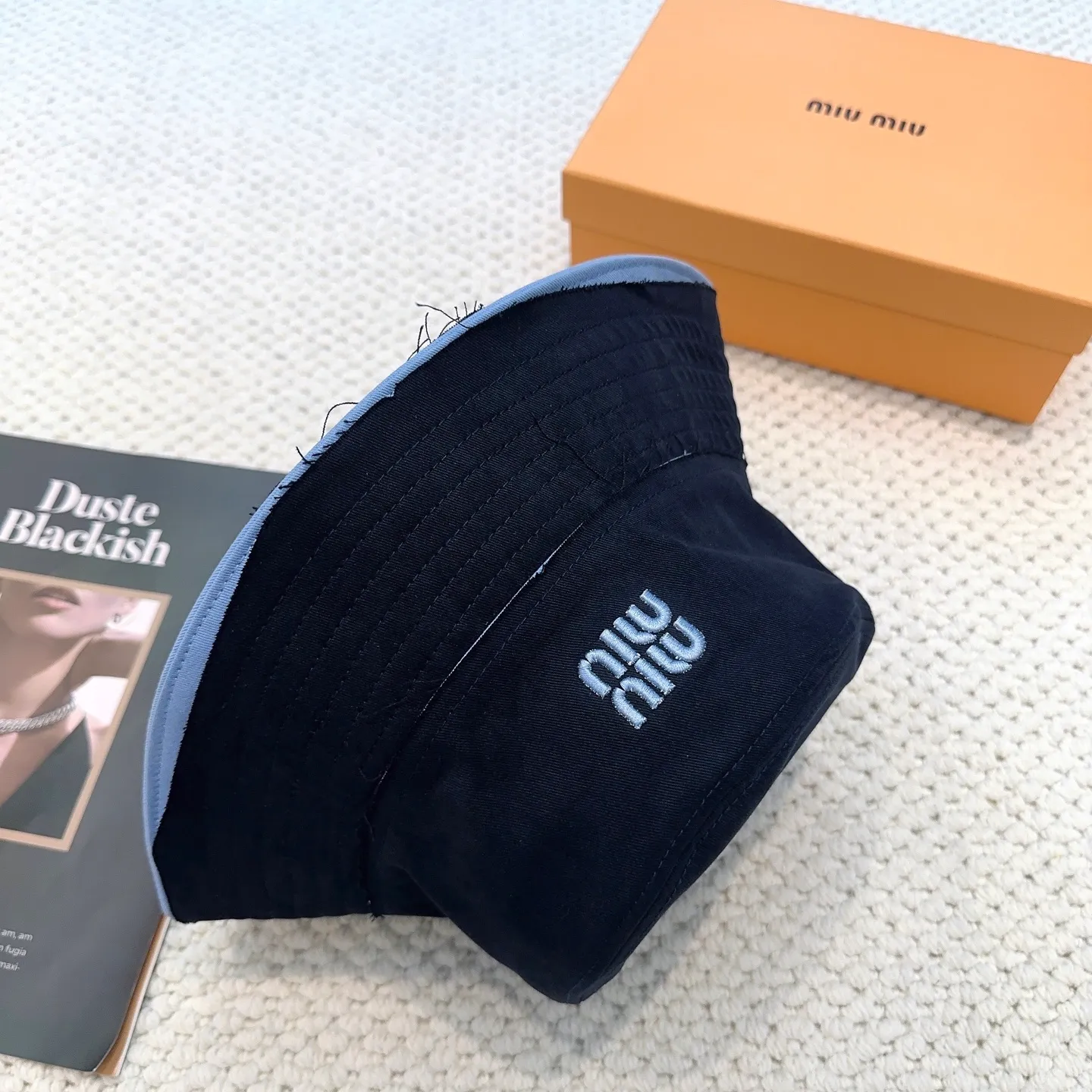 P80 miumiu limited new fisherman hat/baseball cap, a very attractive fisherman hat ~ the same style for men and women. It brings a sense of atmosphere when you go out every day. It feels great to change it occasionally.