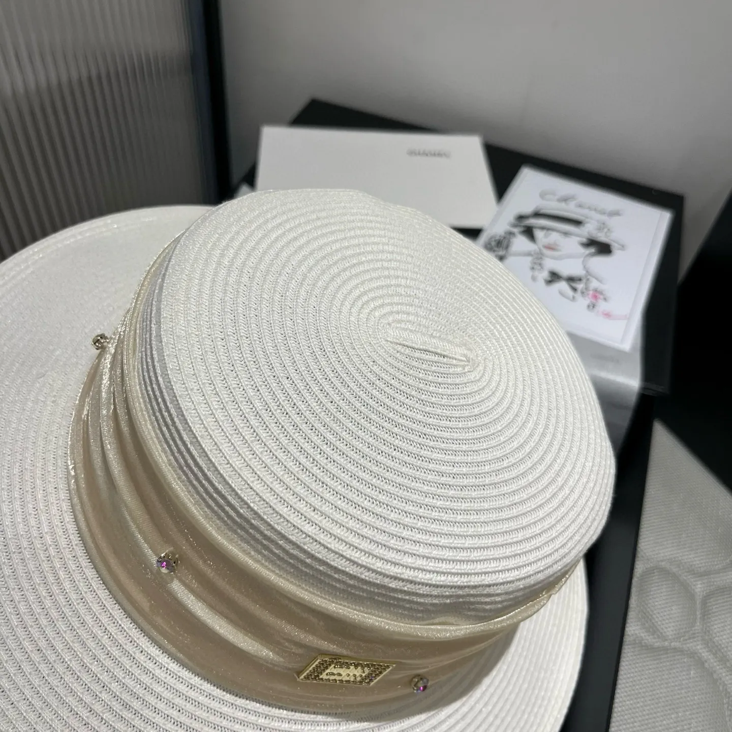 💰170¥ miumiu new flat top hat, high-grade PP straw fabric, head circumference 57cm