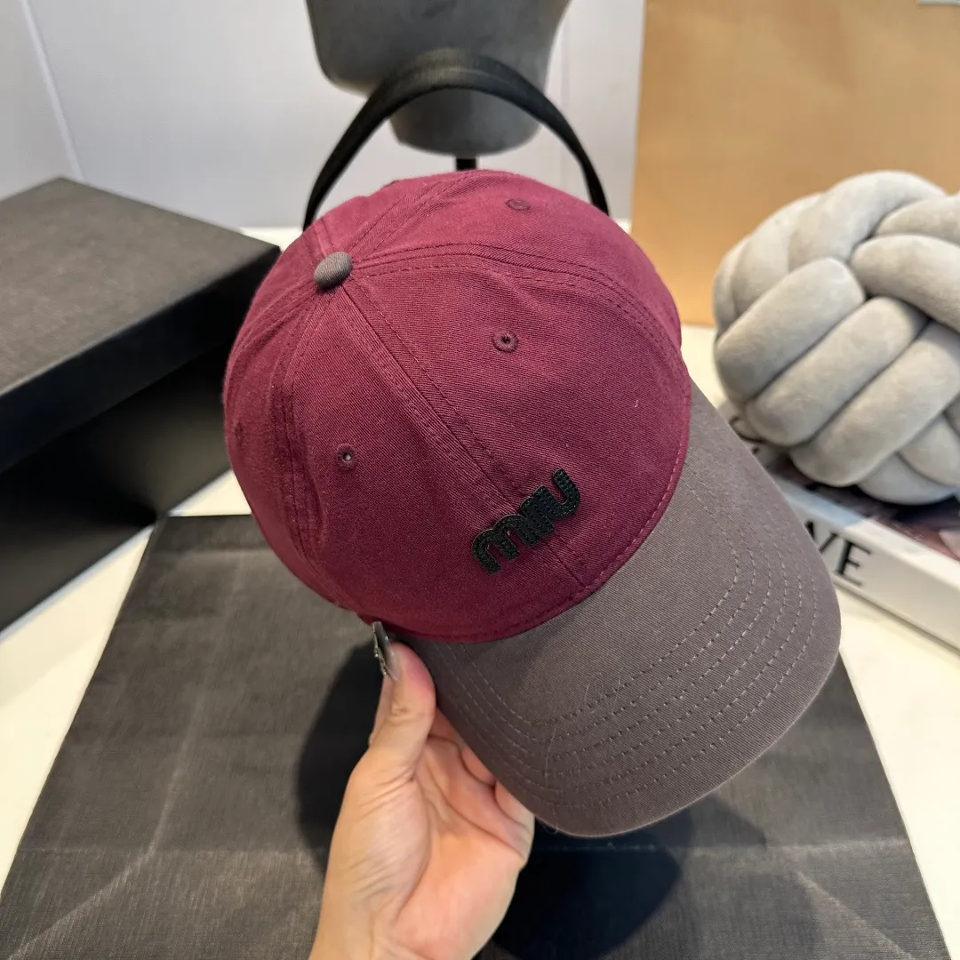 P60 miumiu new 25 spring and summer baseball cap, widened to show small head, new logo embroidery for spring and summer, same style for men and women