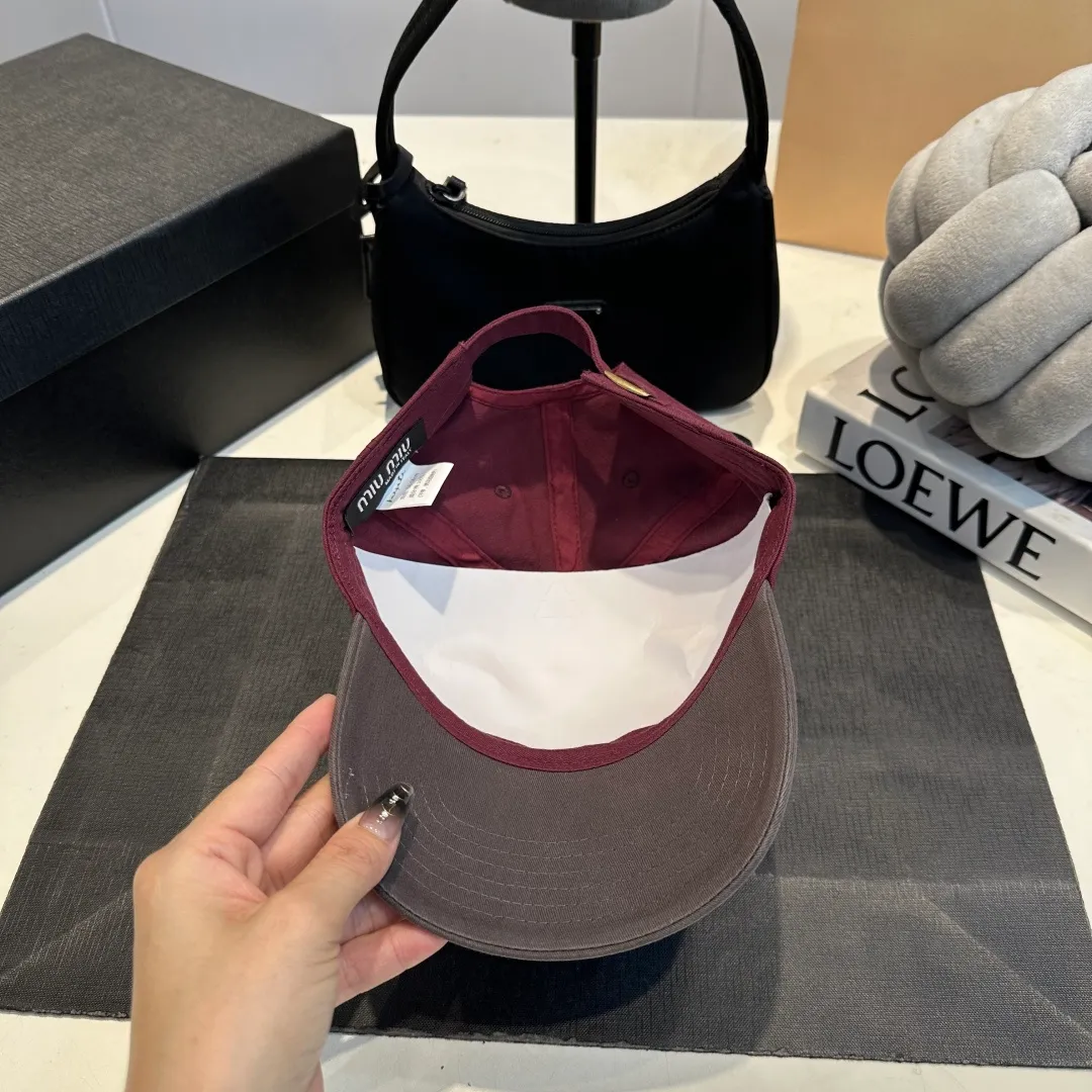 P60 miumiu new 25 spring and summer baseball cap, widened to show small head, new logo embroidery for spring and summer, same style for men and women