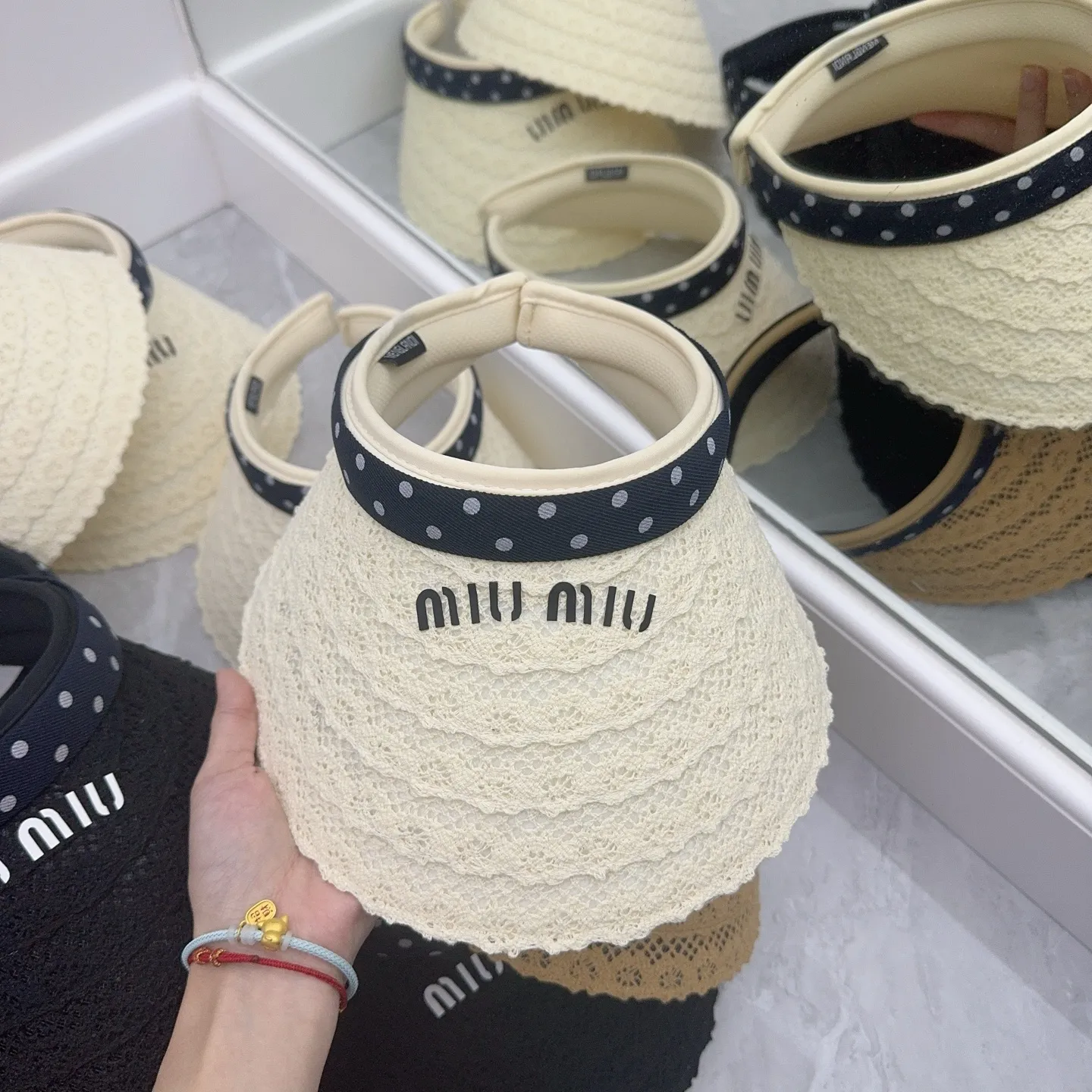 miumiu‼ ️ Hot item, small quantity in stock ~ Lace repair single style, must-have empty top hat