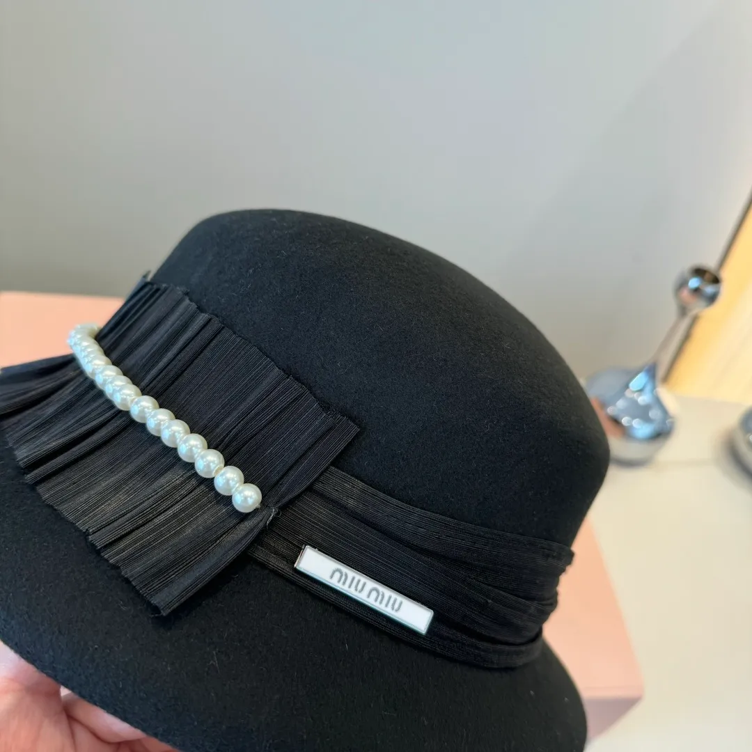 💰190¥ miumiu new autumn and winter wool basin hat, 100% wool fabric%, head circumference 57cm