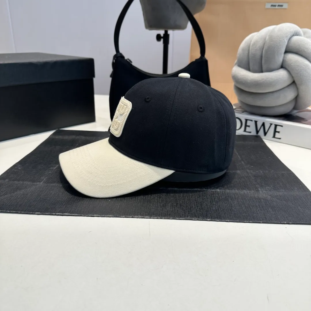 P56 miumiu original spring and summer new baseball cap, genuine mold-making and custom-made, the original workmanship is meticulous and the quality is superb!