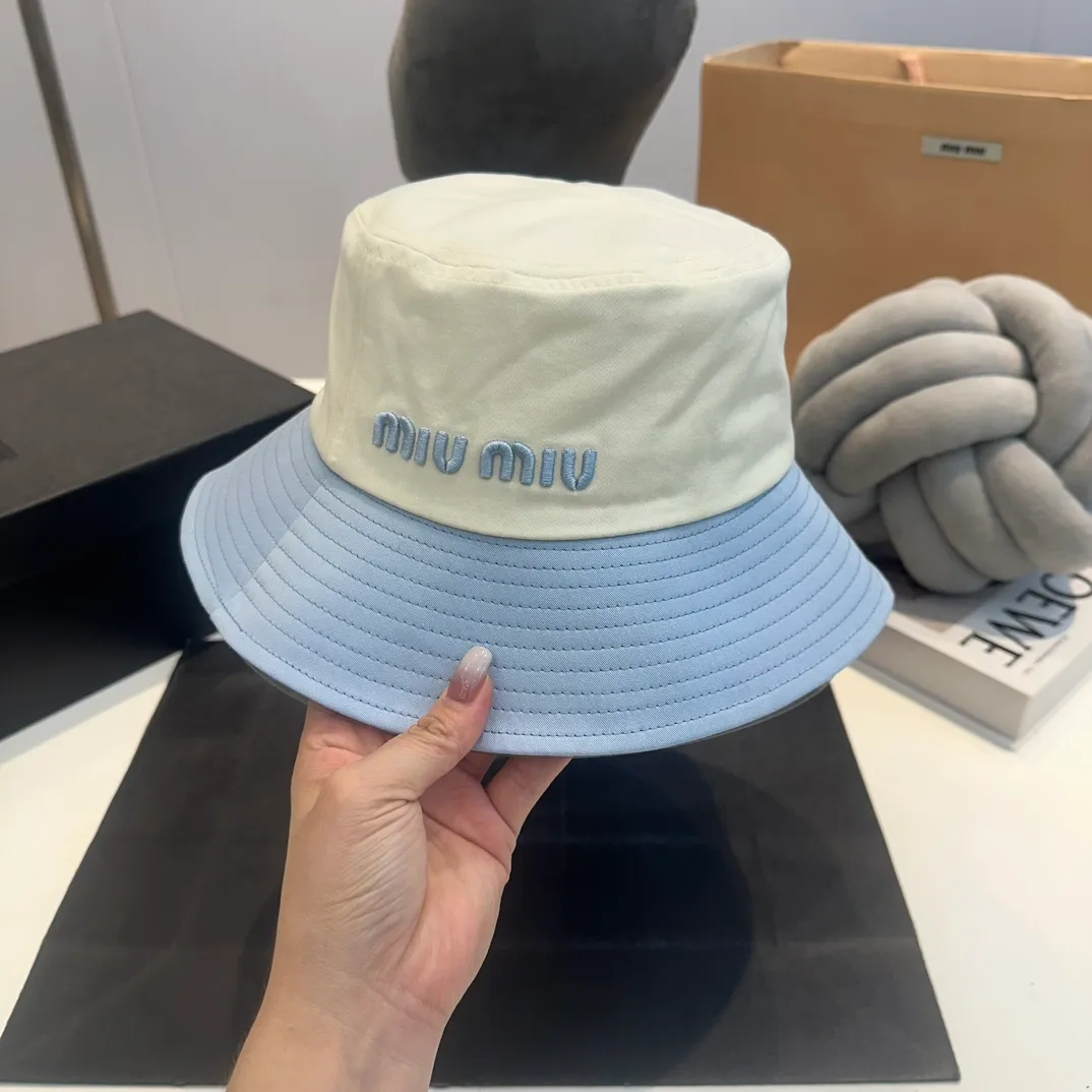 P56 MiuMiu Miu Miu girl's daily bucket hat. A very versatile baseball cap. Classic embroidered logo. Versatile and fashionable.