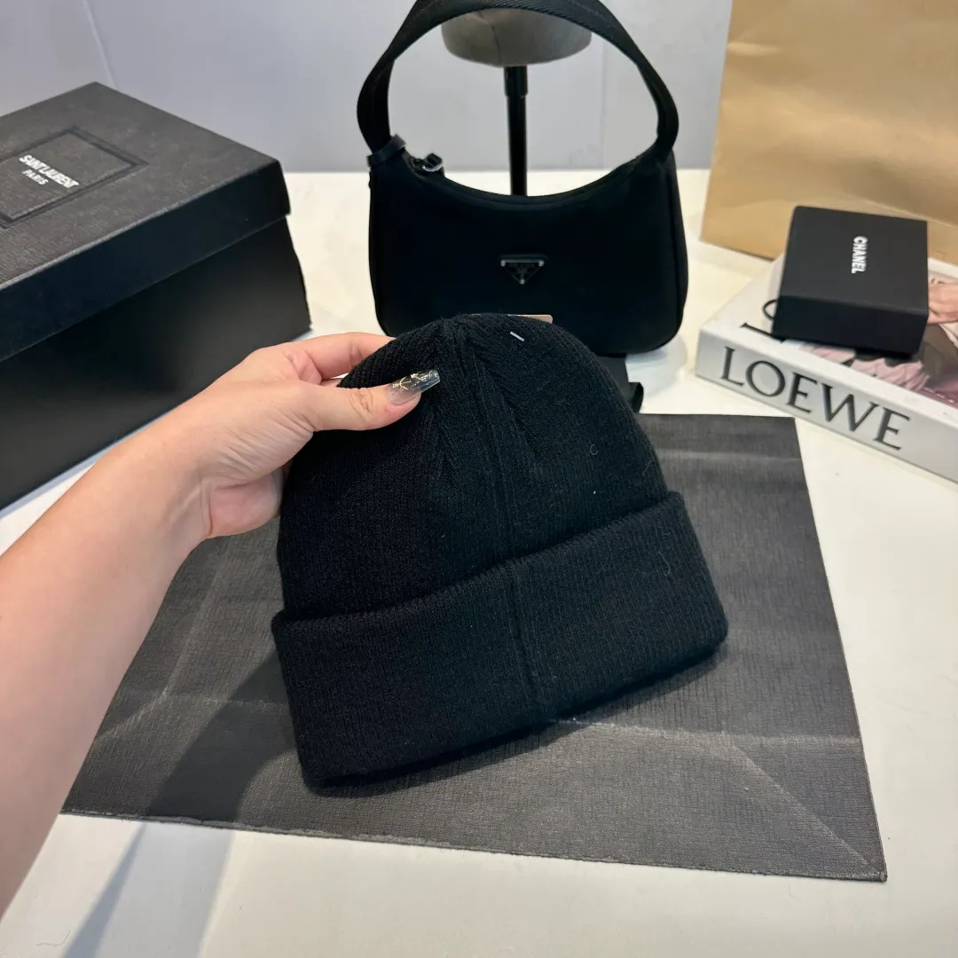 P60 miumiu new autumn and winter woolen hat