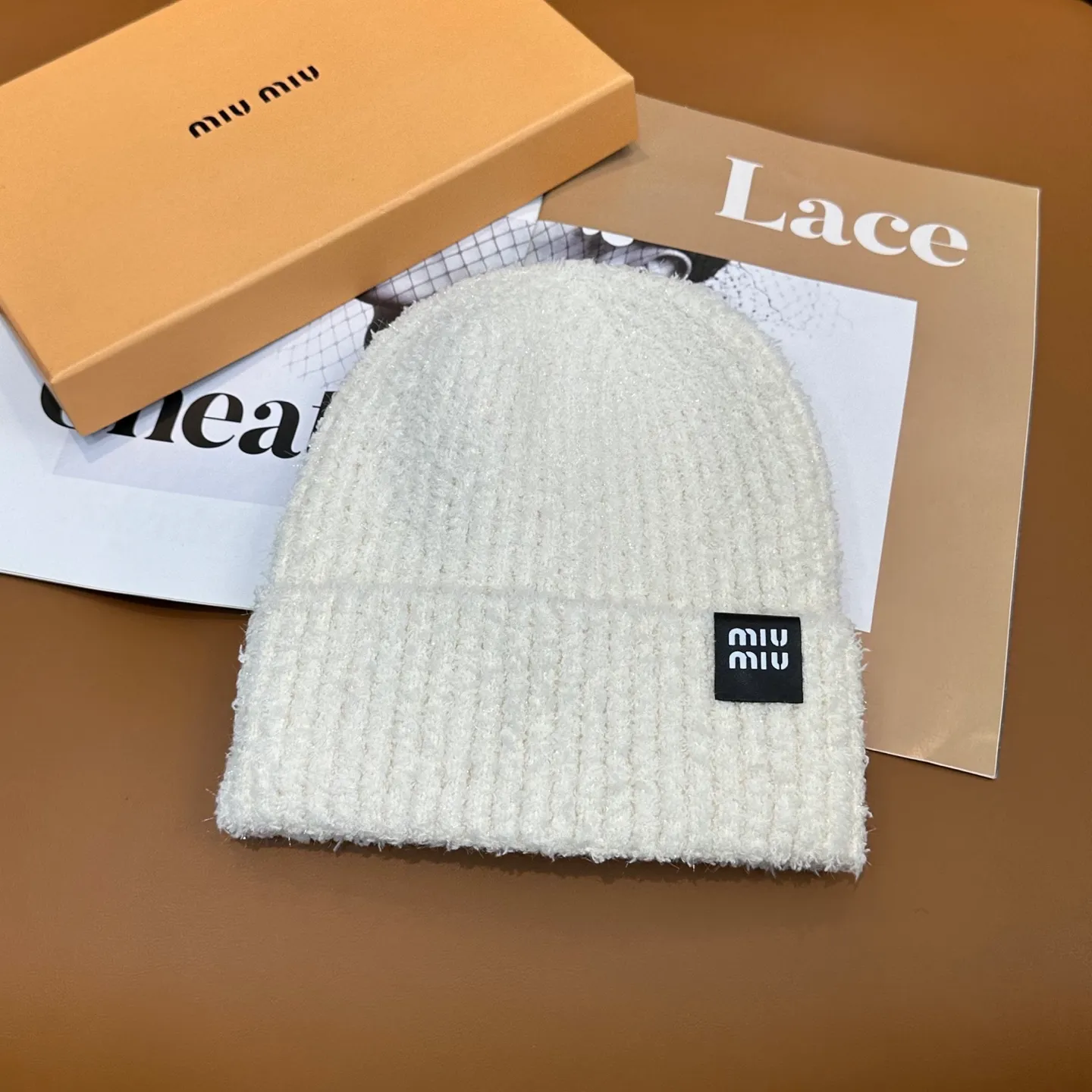 P56 miumiu’s popular knitted hat! So 🉑️, high-elastic fabric, classic colors, same style for men and women