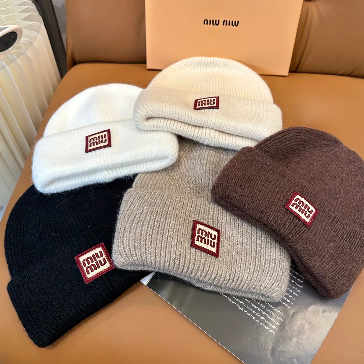 P50 miumiu Miu Miu counter's popular embroidered logo knitted hat! Xiaohongshu’s new product is released, it’s so 🉑️, high-elastic fabric, classic color