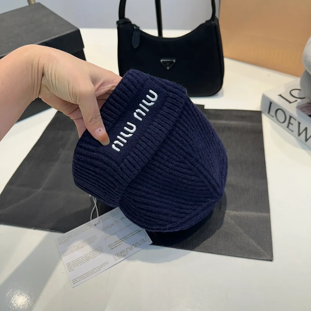P56 high version Miumiu knitted hat, cold hat super warm