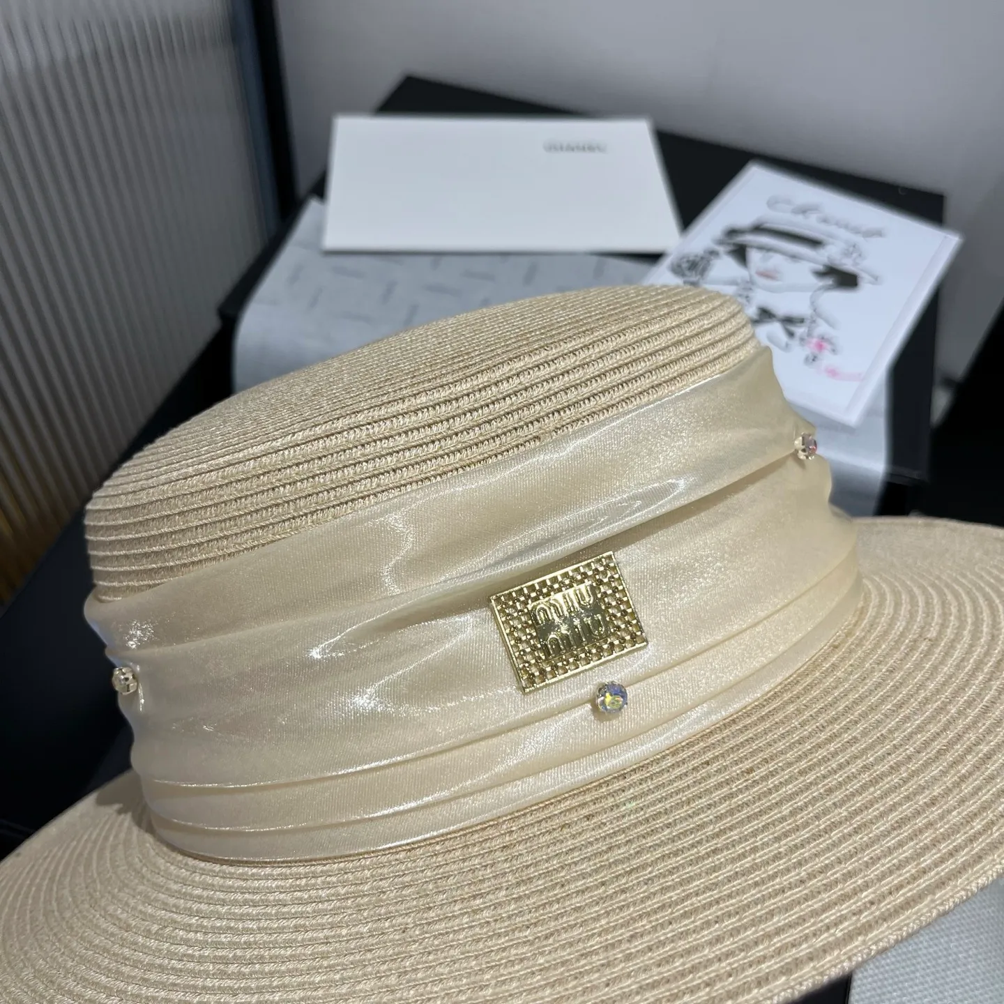 💰170¥ miumiu new flat top hat, high-grade PP straw fabric, head circumference 57cm