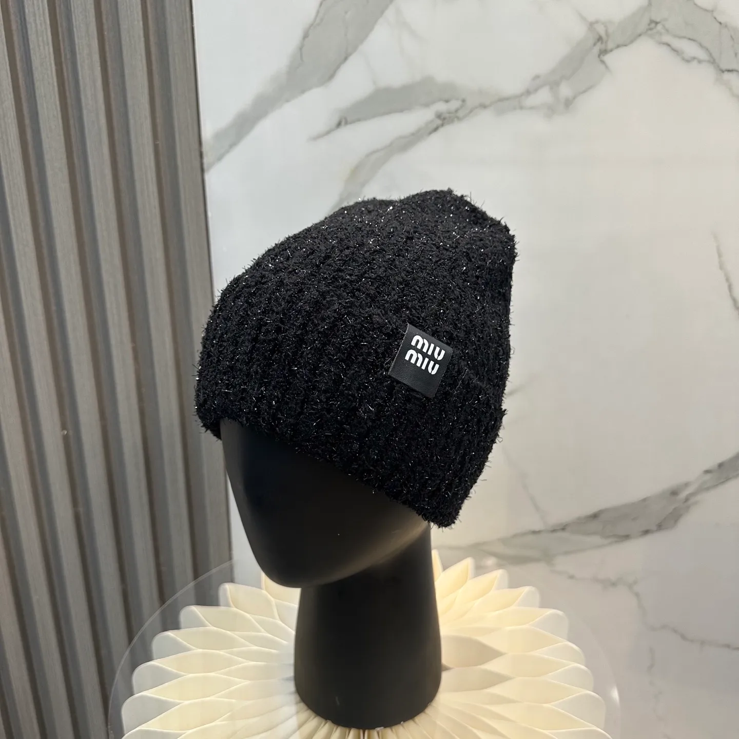 P66 miumiu’s popular knitted hat! So 🉑️, high-elastic fabric, classic colors, same style for men and women