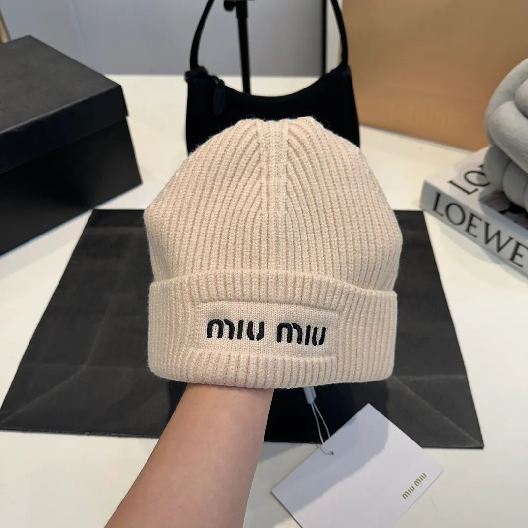 P56 high version Miumiu knitted hat, cold hat super warm