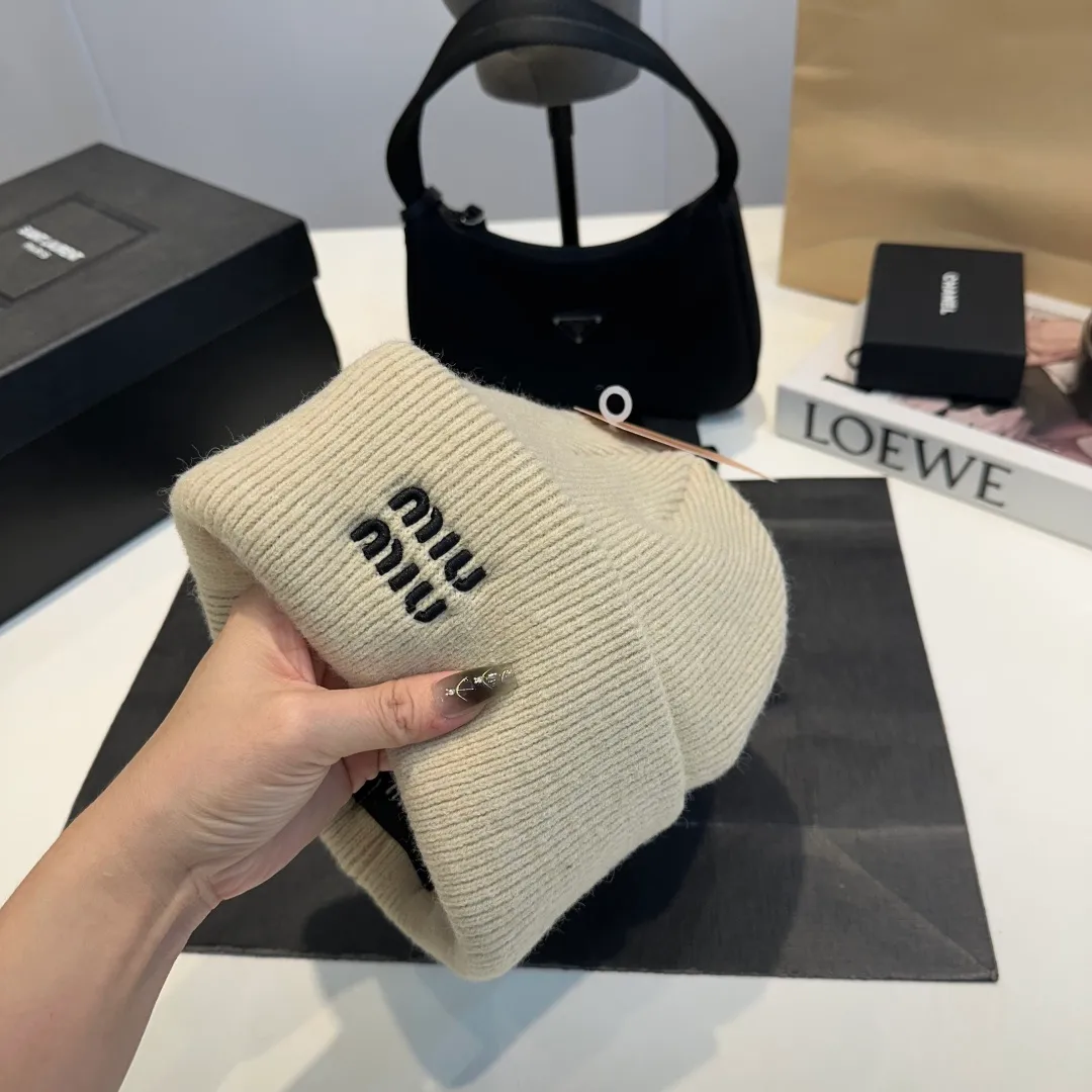 P60 miumiu new autumn and winter woolen hat