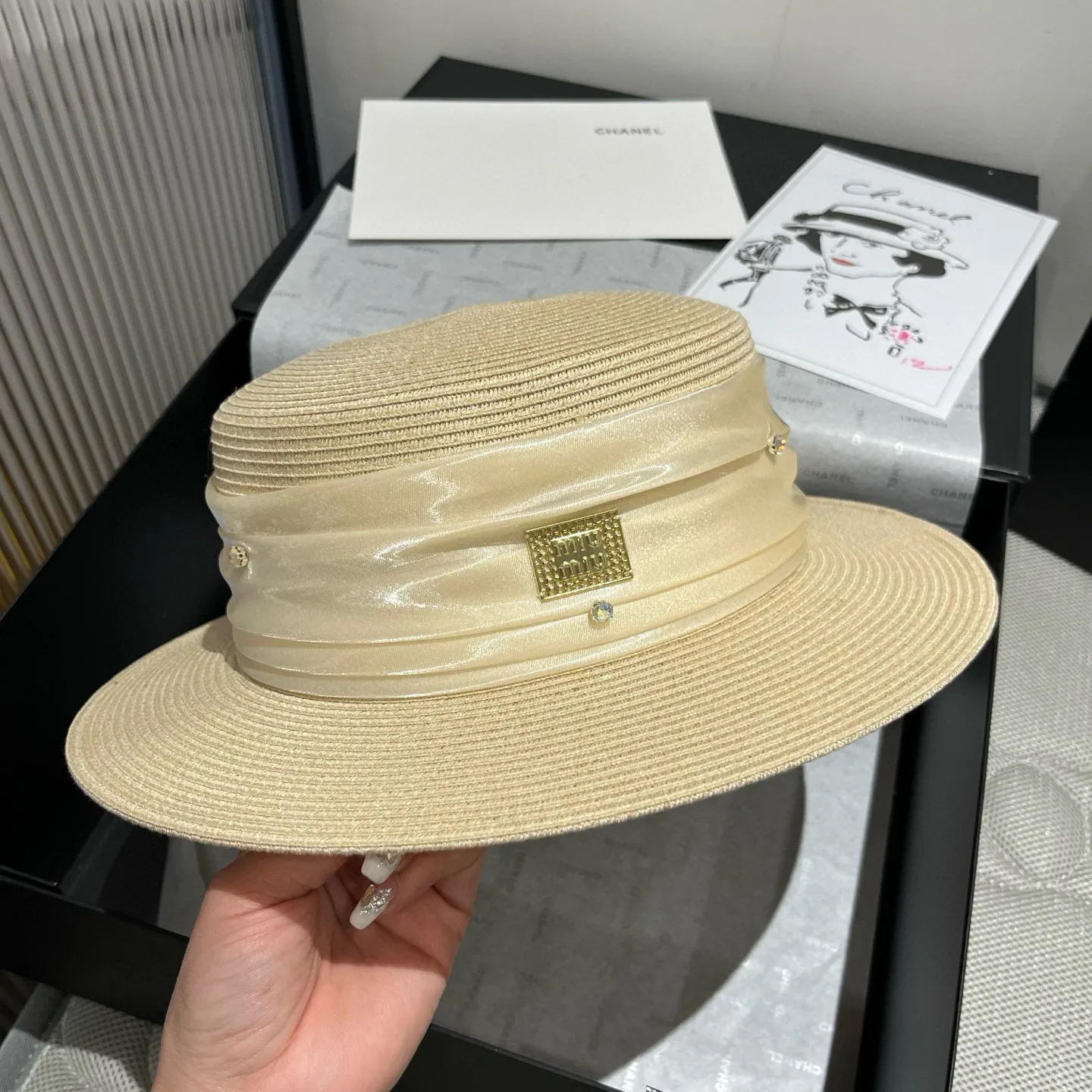 💰170¥ miumiu new flat top hat, high-grade PP straw fabric, head circumference 57cm