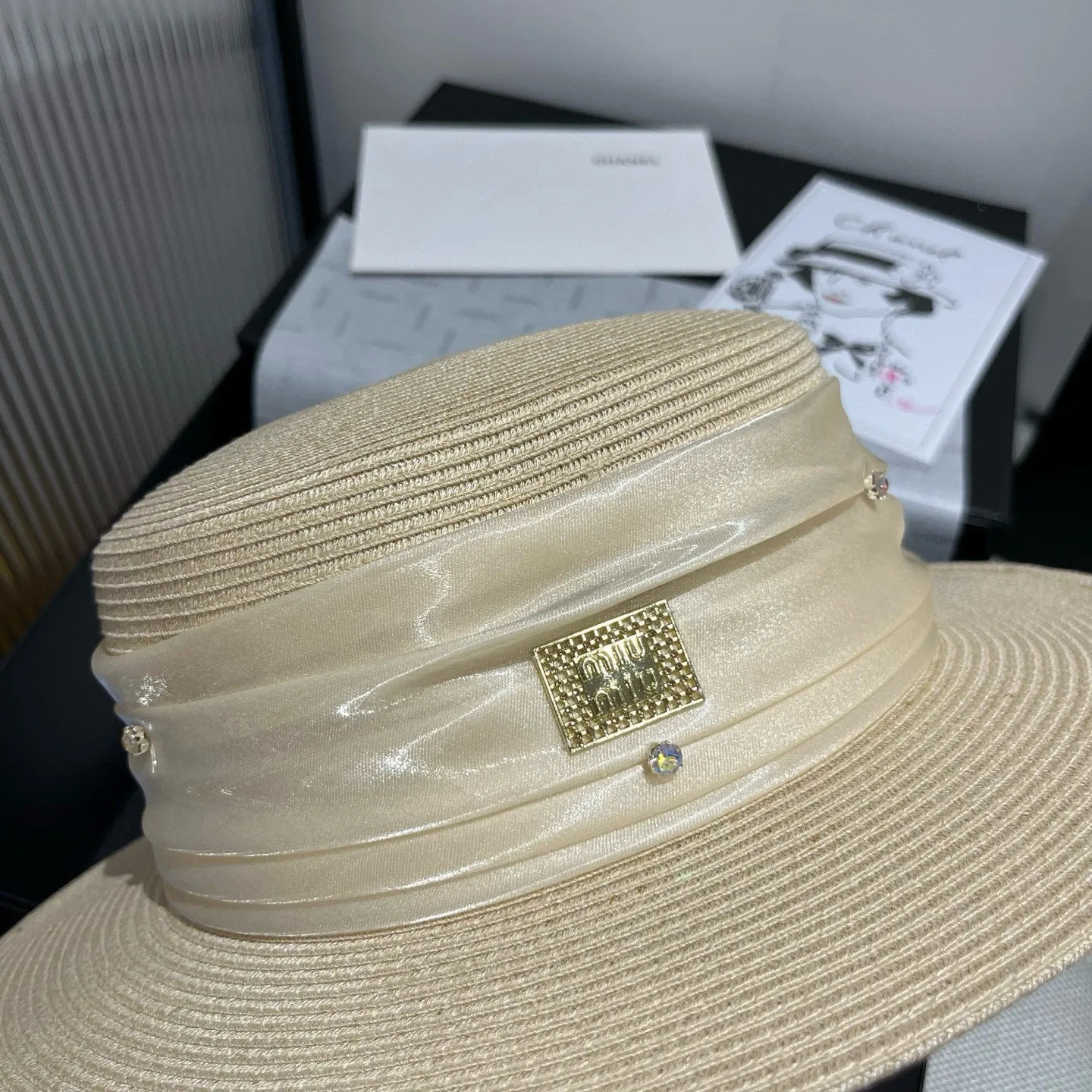 💰170¥ miumiu new flat top hat, high-grade PP straw fabric, head circumference 57cm