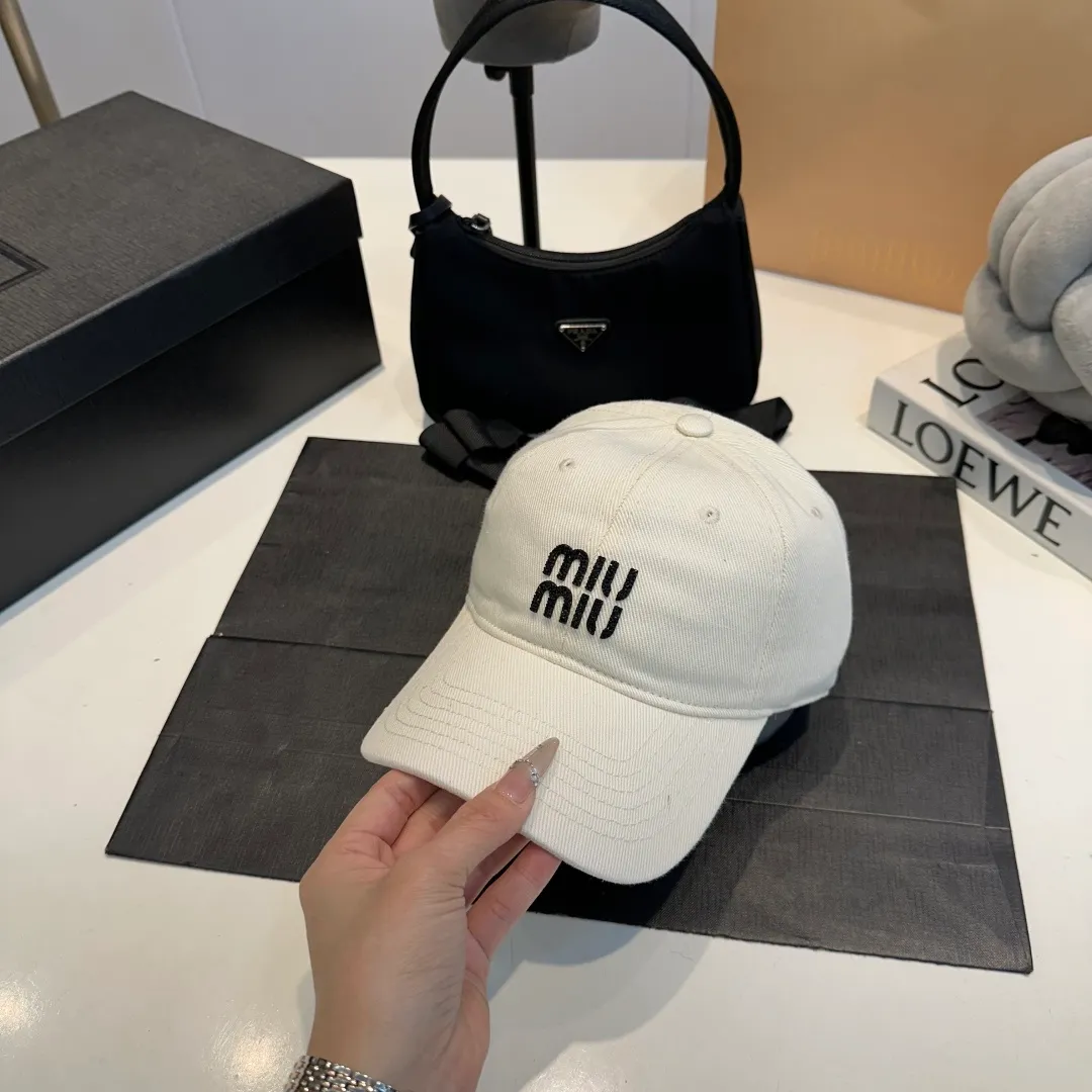 P60 miumiu new 25 spring and summer baseball cap, widened to show small head, new logo embroidery for spring and summer, same style for men and women