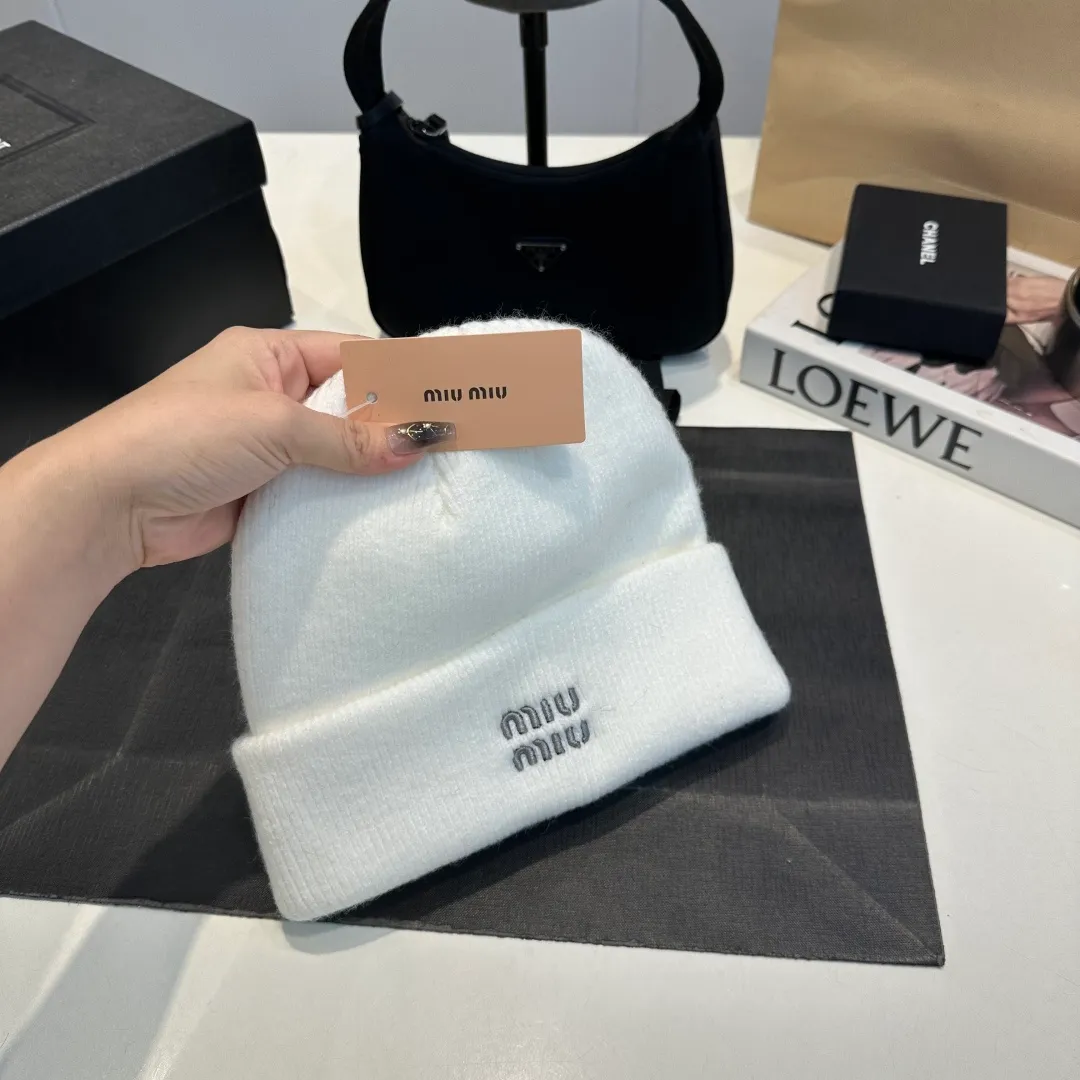 P60 miumiu new autumn and winter woolen hat