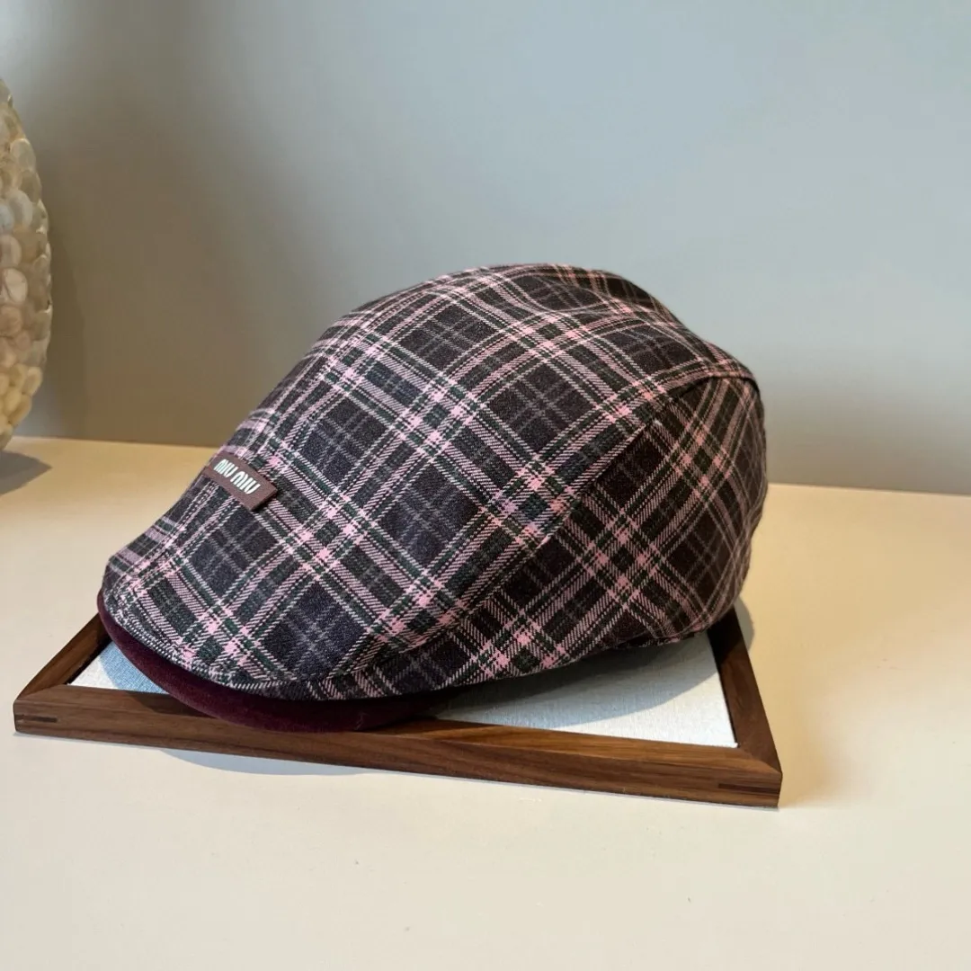💰90¥ miumiu duck bill forward cap, head circumference 58cm