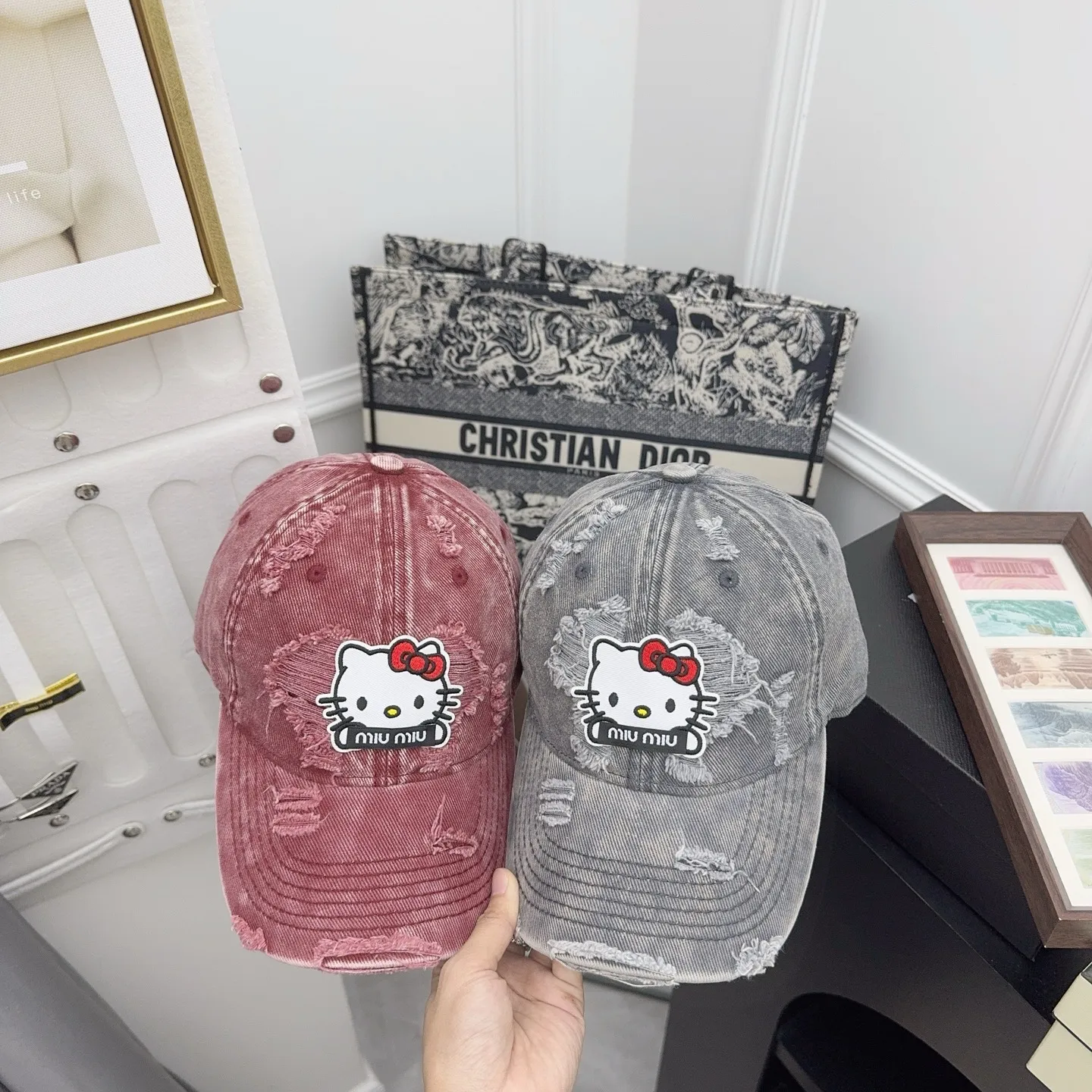 miumiu personalized ripped baseball cap, a must-have for retro fashionistas‼ ️