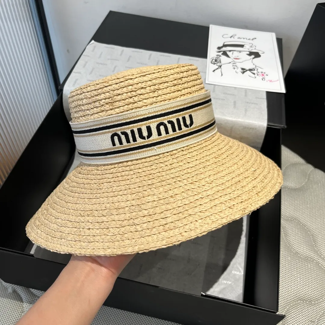 💰220¥ miumiu straw hat, purely hand-crocheted, in short supply, sold one by one, head circumference 57cm